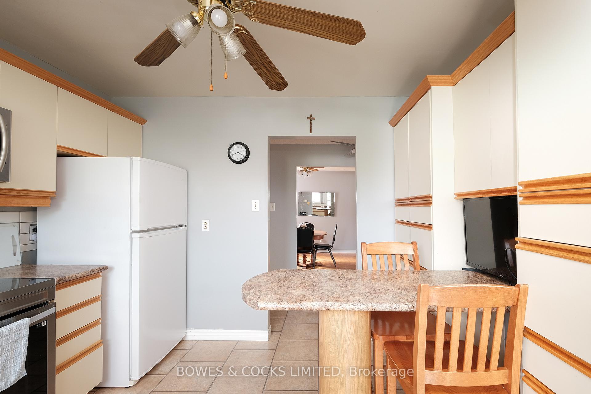 Photo 11 of 1483 Clearview Drive, Peterborough, Monaghan Ward 2 — HOMEH