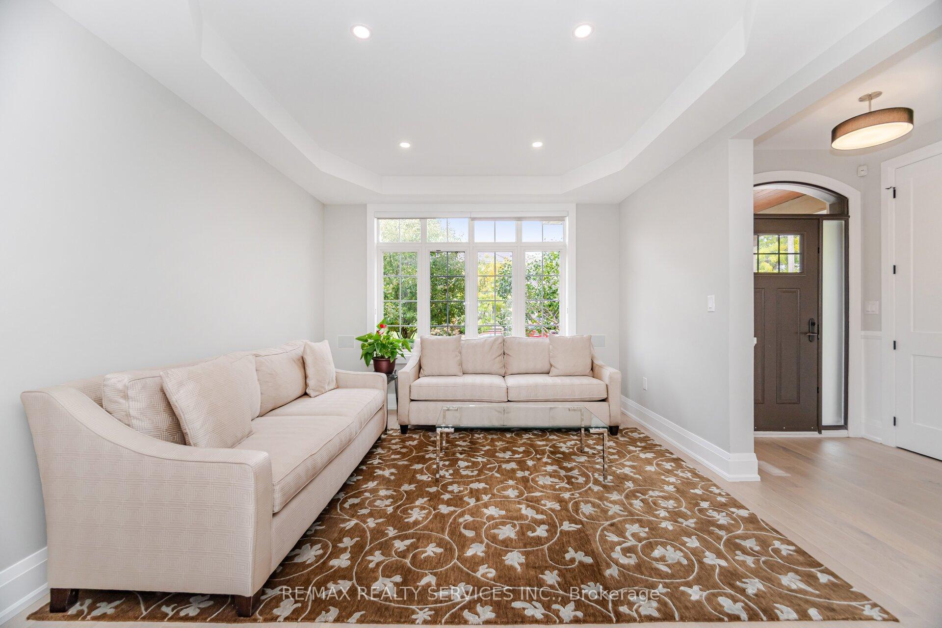 Photo 4 of 17 Edmonton Street, Brampton, Bram West — HOMEH