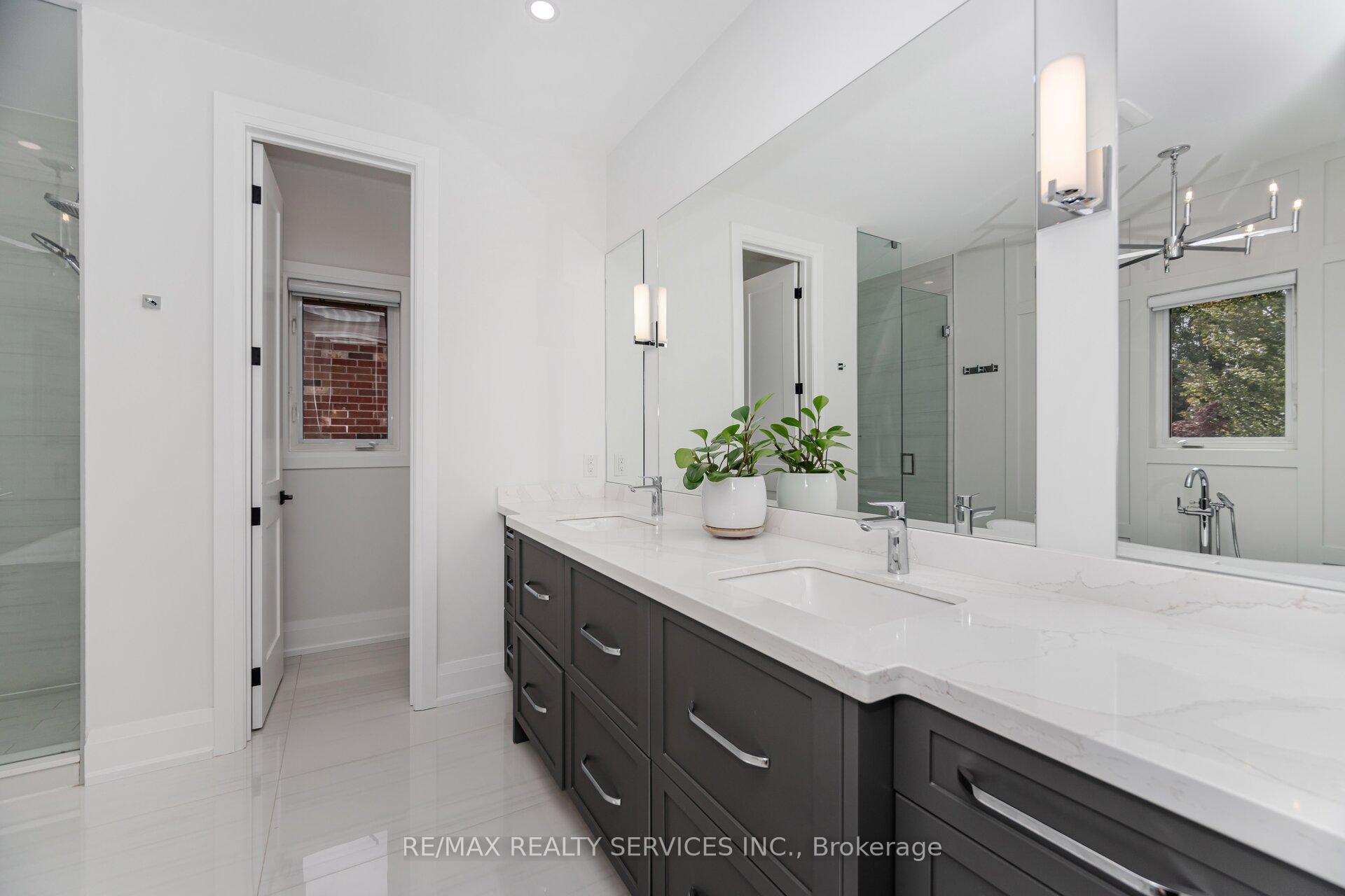 Photo 30 of 17 Edmonton Street, Brampton, Bram West — HOMEH