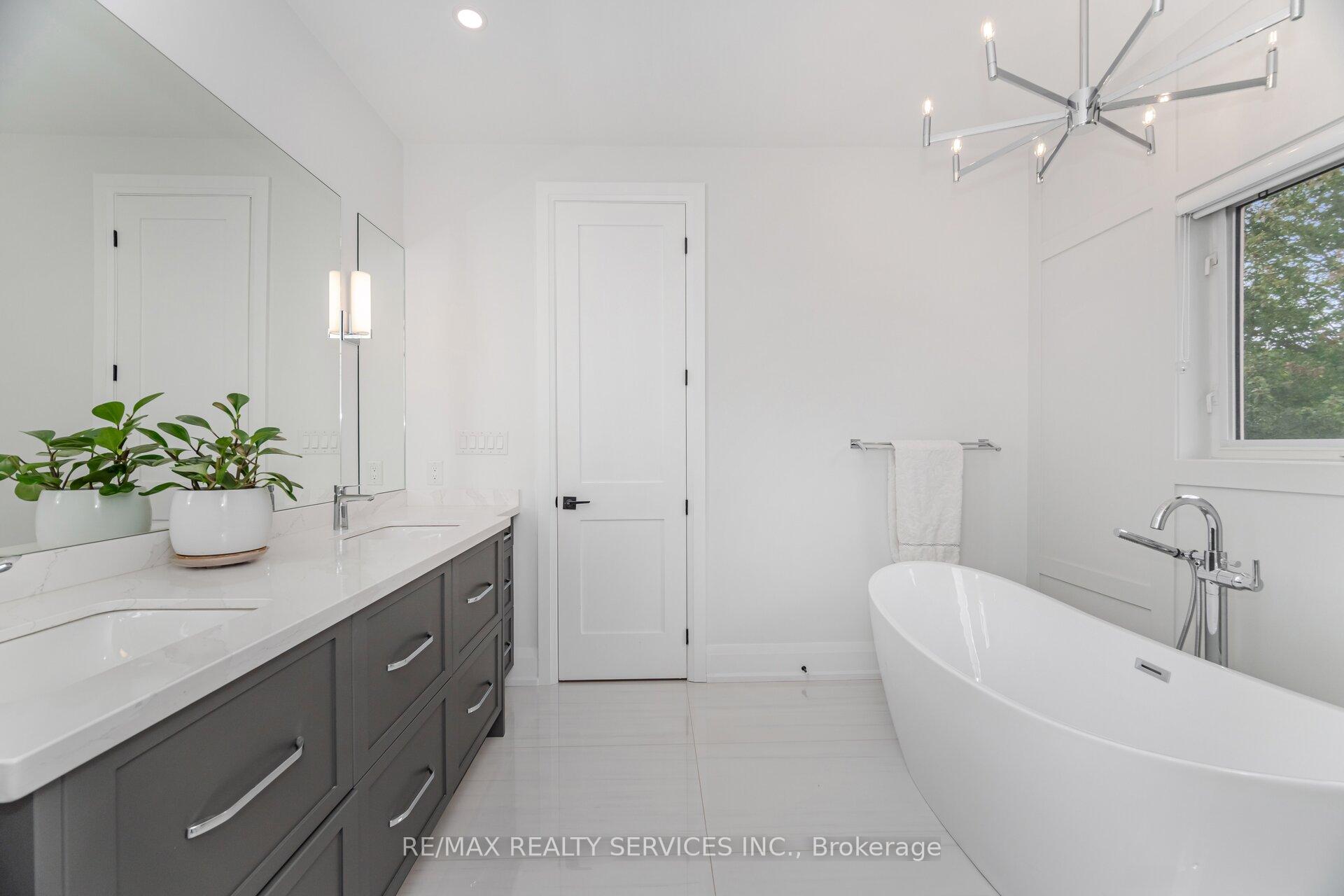Photo 29 of 17 Edmonton Street, Brampton, Bram West — HOMEH