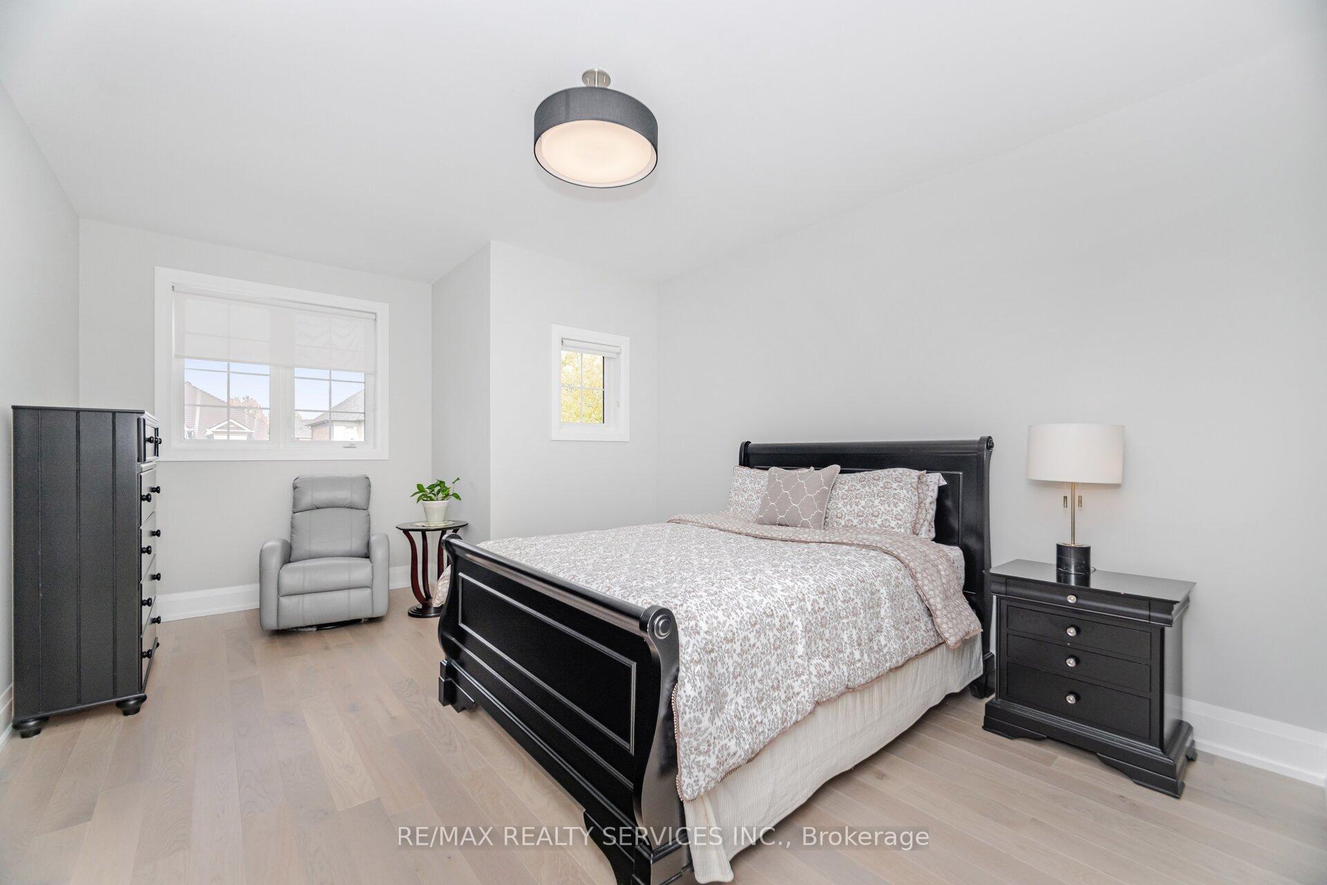Photo 33 of 17 Edmonton Street, Brampton, Bram West — HOMEH