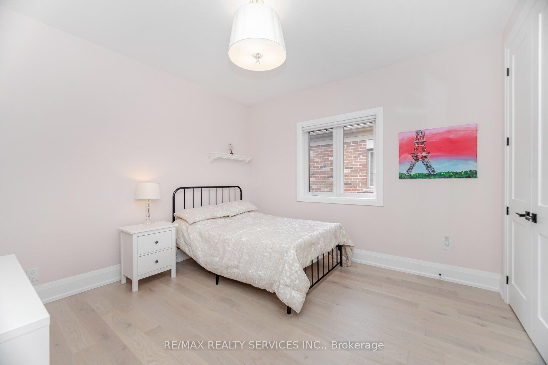 Photo 35 of 17 Edmonton Street, Brampton, Bram West — HOMEH