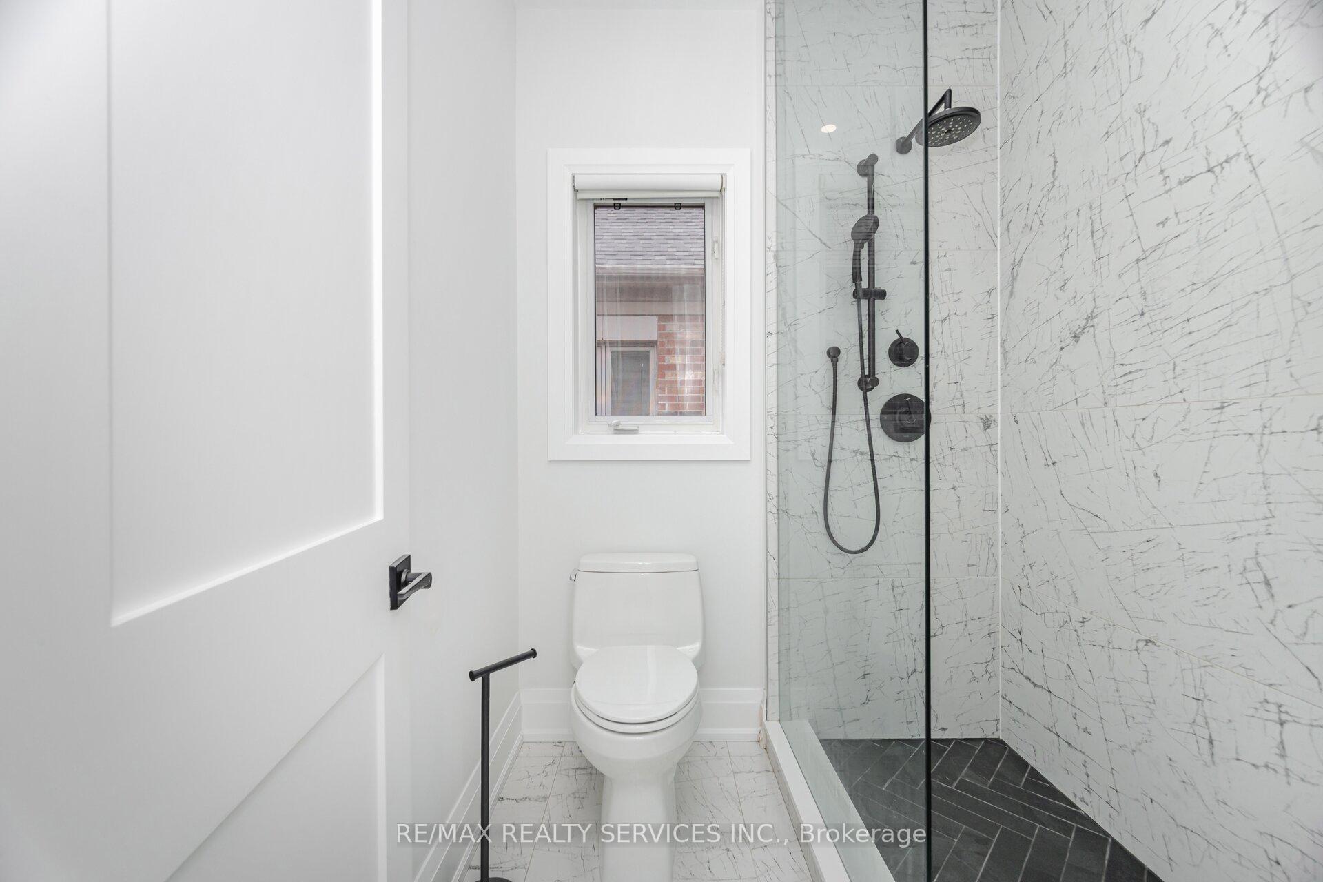 Photo 38 of 17 Edmonton Street, Brampton, Bram West — HOMEH