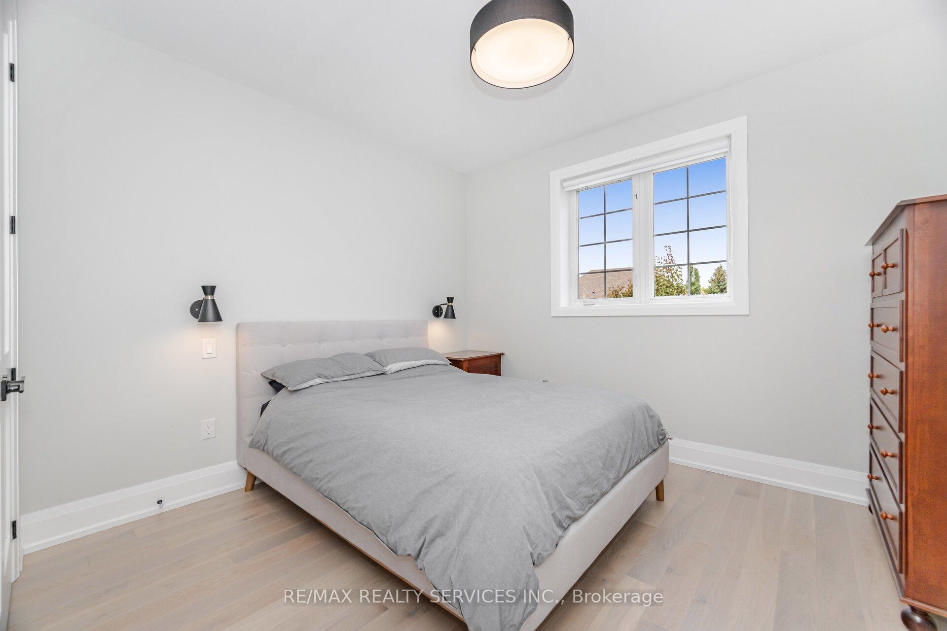 Photo 39 of 17 Edmonton Street, Brampton, Bram West — HOMEH