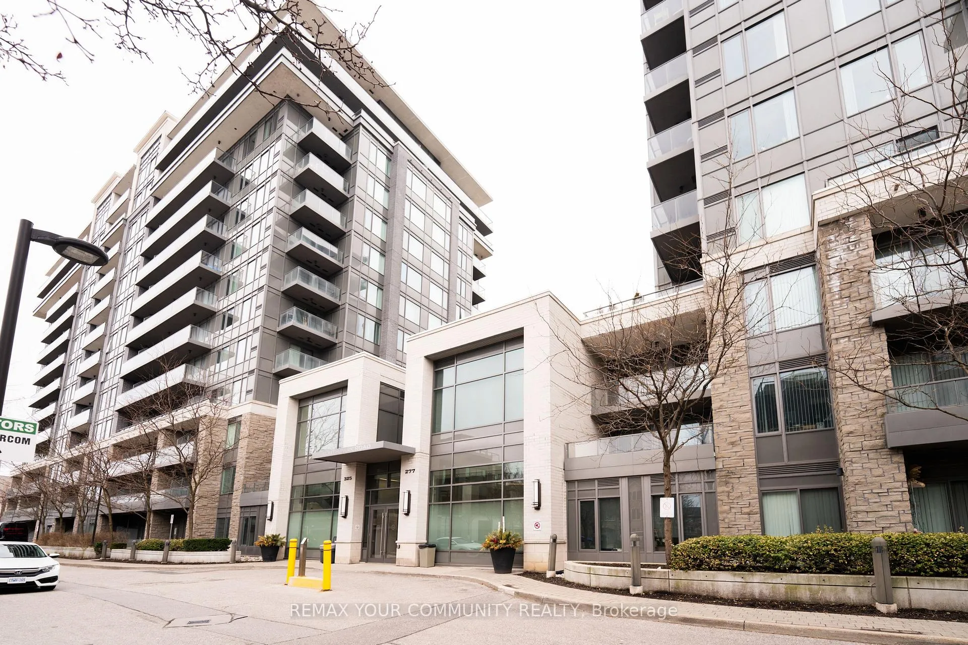 Front of Unit 520, 325 South Park Road
