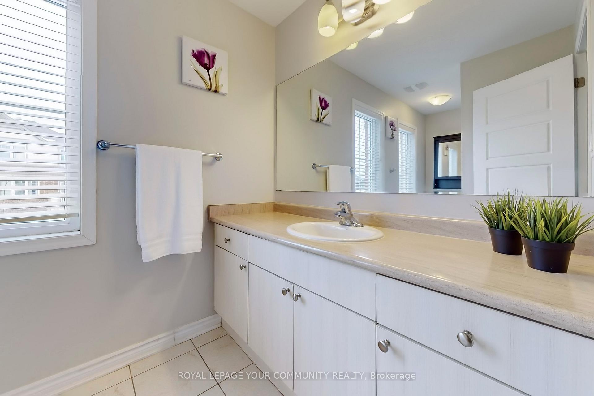 Photo 32 of 1140 Duignan Crescent, Milton, Ford — HOMEH