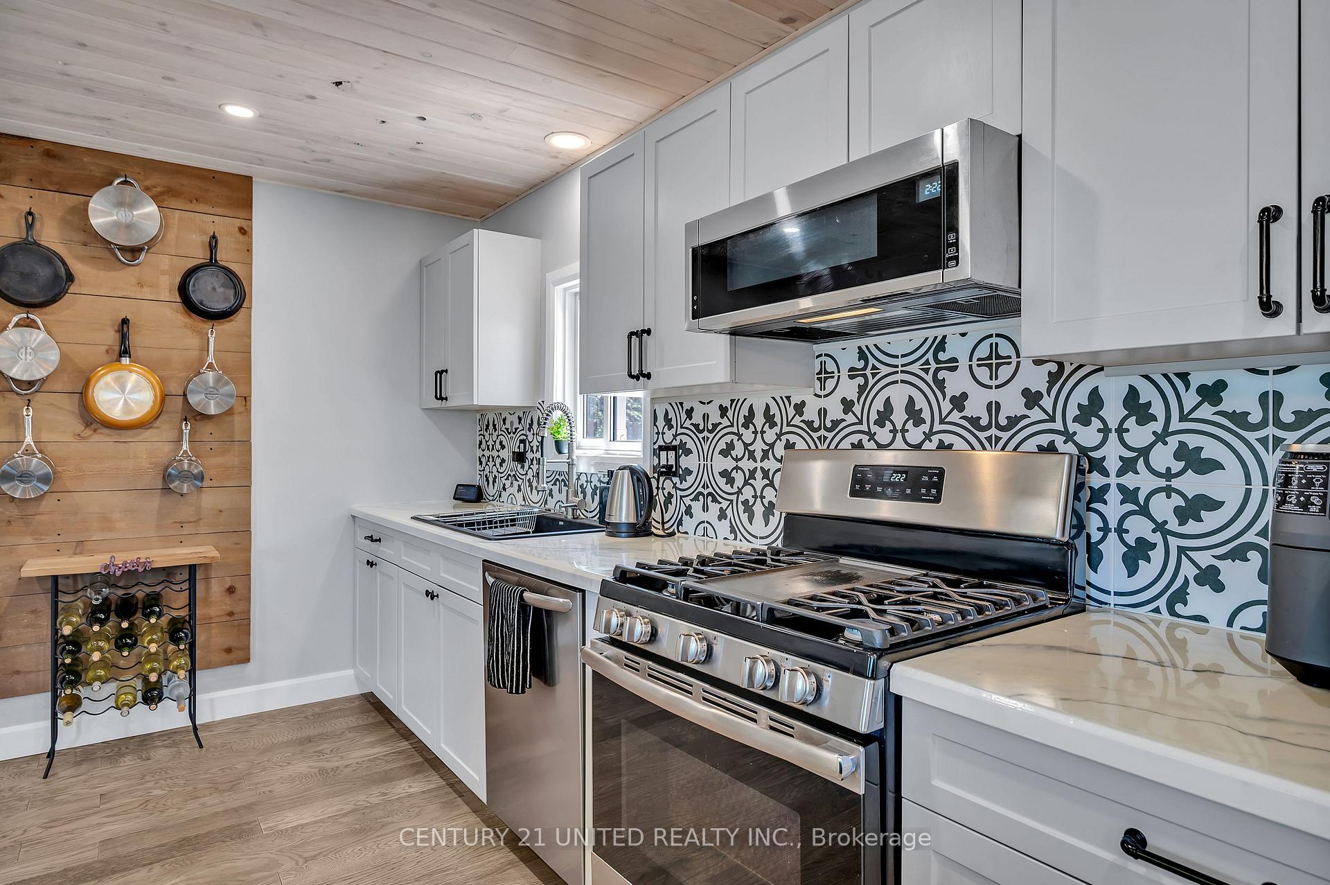 Photo 9 of 807 Terrace Road, Peterborough, Ashburnham Ward 4 — HOMEH