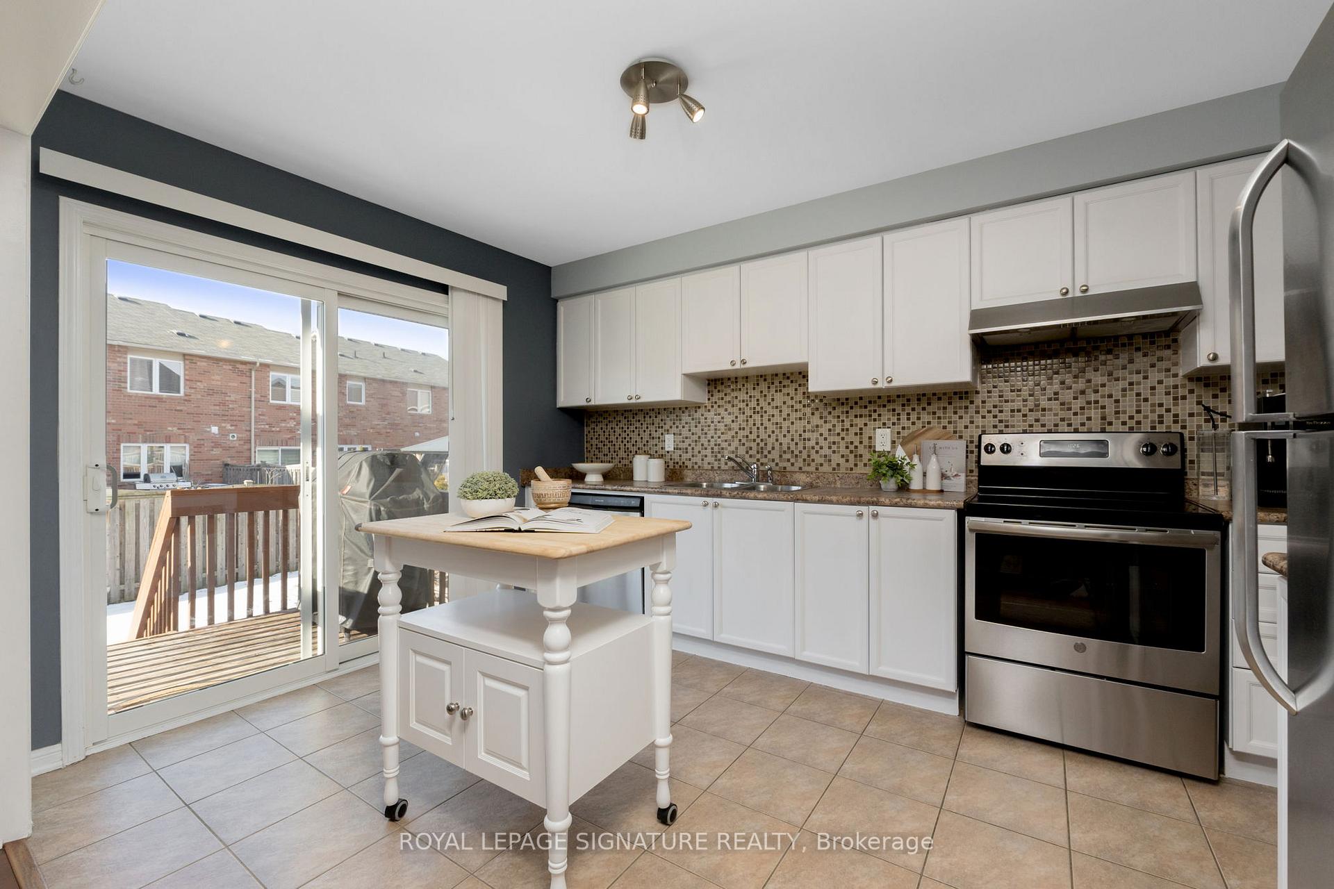 Photo 10 of 632 Marks Street, Milton, Harrison — HOMEH