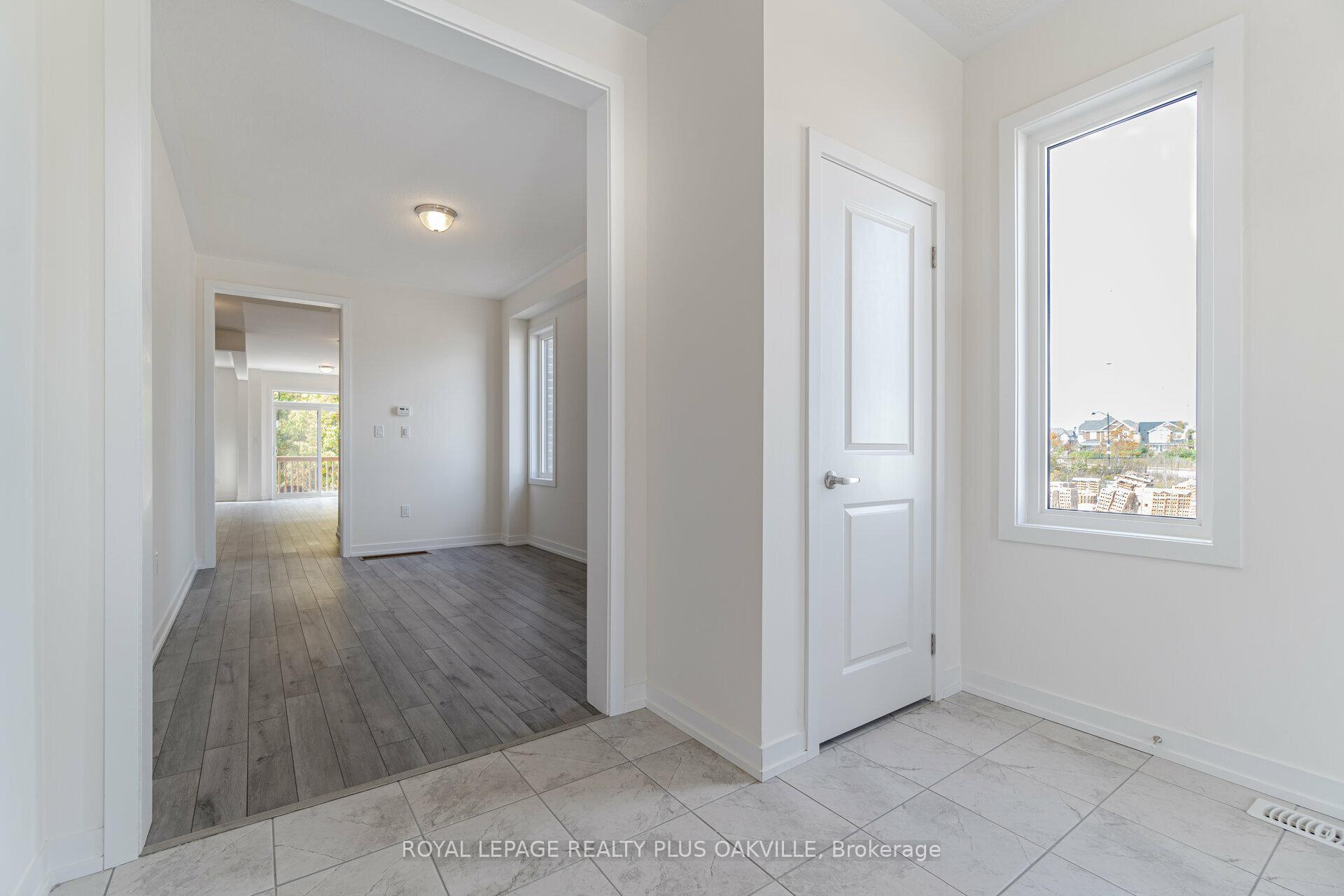 Photo 5 of 1430 Rose Way, Milton, Cobban — HOMEH
