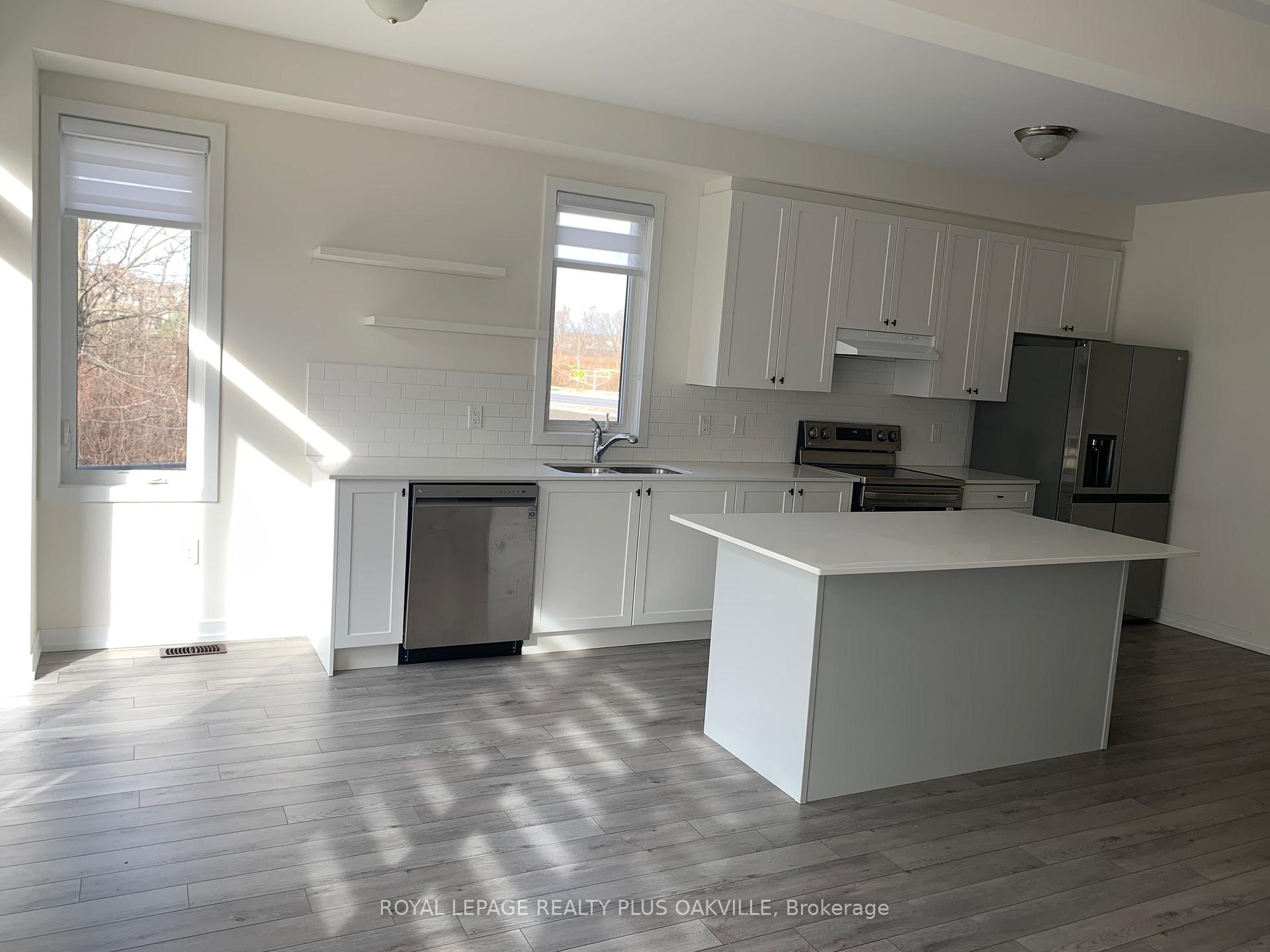 Photo 12 of 1430 Rose Way, Milton, Cobban — HOMEH
