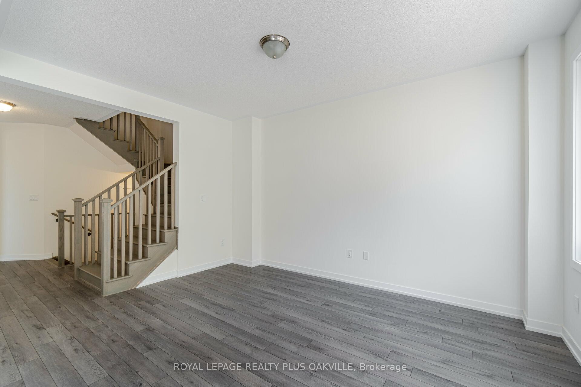 Photo 17 of 1430 Rose Way, Milton, Cobban — HOMEH
