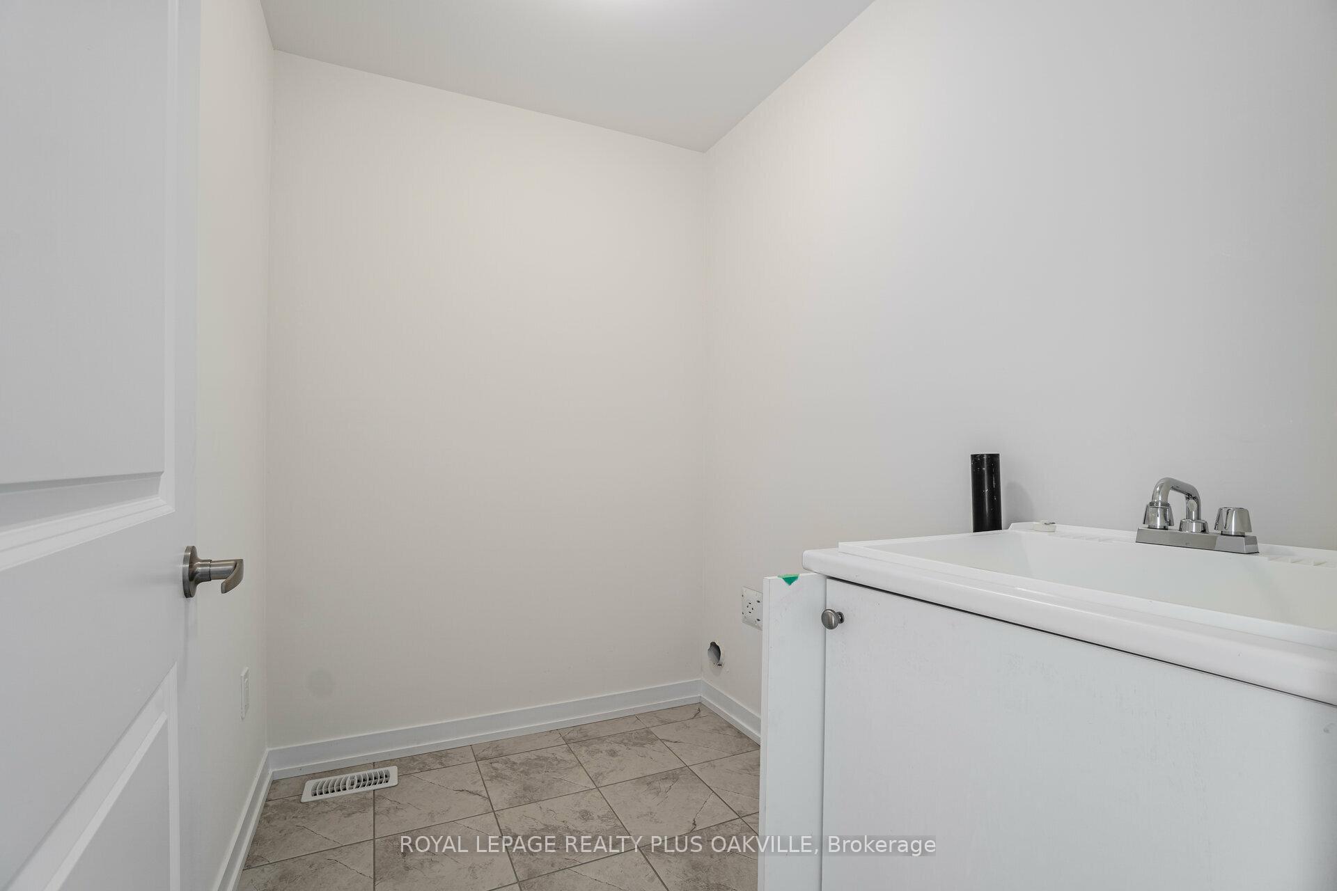 Photo 34 of 1430 Rose Way, Milton, Cobban — HOMEH