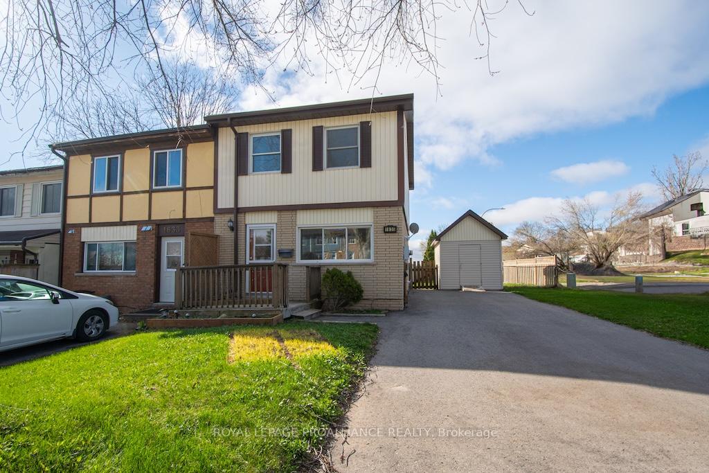 Photo 1 of 1635 Applewood Crescent, Peterborough, Monaghan Ward 2 — HOMEH