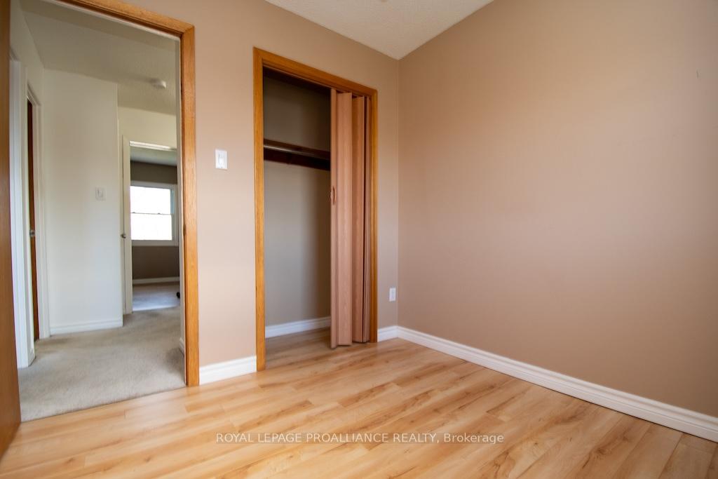 Photo 17 of 1635 Applewood Crescent, Peterborough, Monaghan Ward 2 — HOMEH