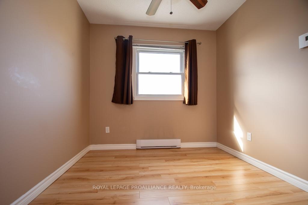 Photo 18 of 1635 Applewood Crescent, Peterborough, Monaghan Ward 2 — HOMEH