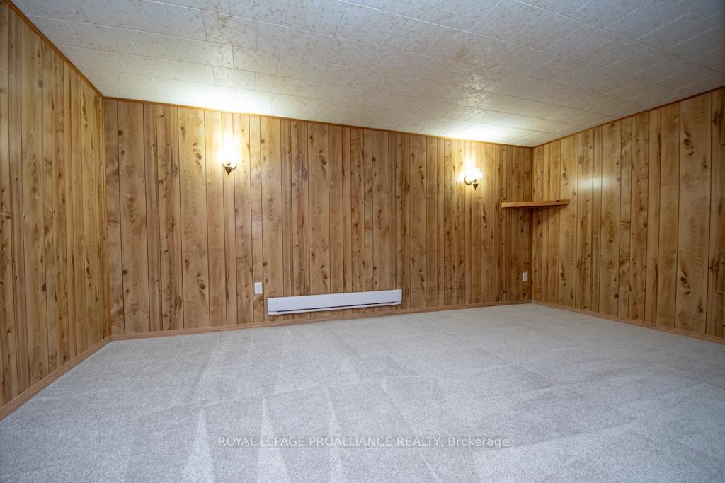 Photo 20 of 1635 Applewood Crescent, Peterborough, Monaghan Ward 2 — HOMEH