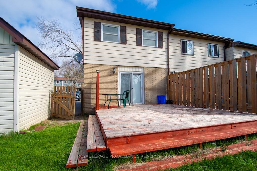 Photo 24 of 1635 Applewood Crescent, Peterborough, Monaghan Ward 2 — HOMEH