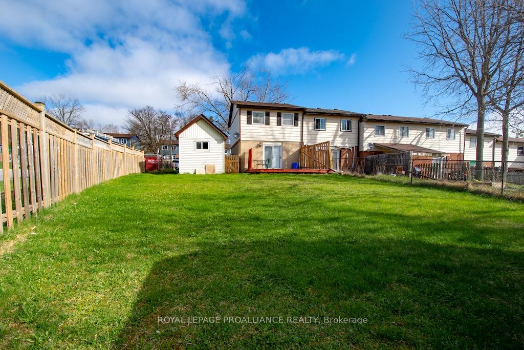Photo 25 of 1635 Applewood Crescent, Peterborough, Monaghan Ward 2 — HOMEH