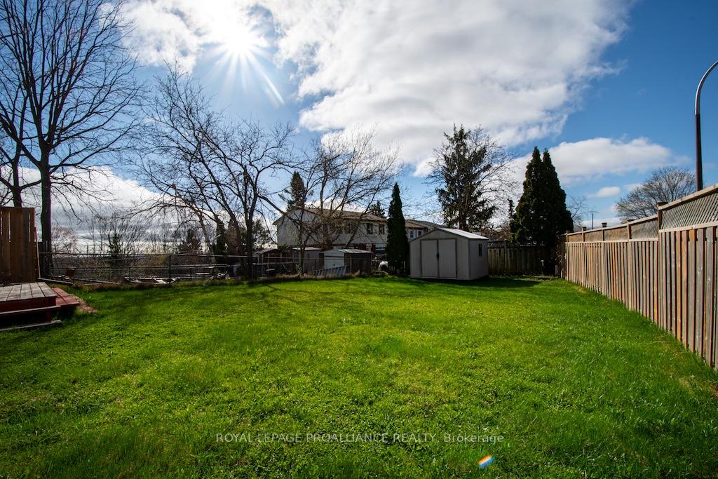 Photo 26 of 1635 Applewood Crescent, Peterborough, Monaghan Ward 2 — HOMEH