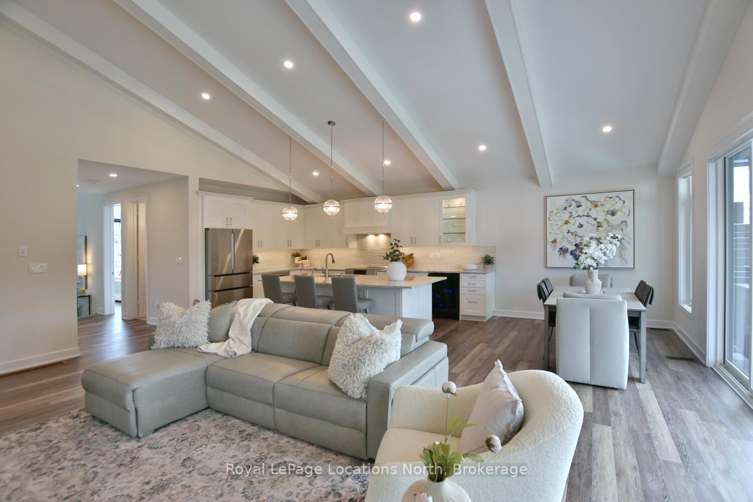 Photo 10 of 123 Stoneleigh Drive, Blue Mountains — HOMEH