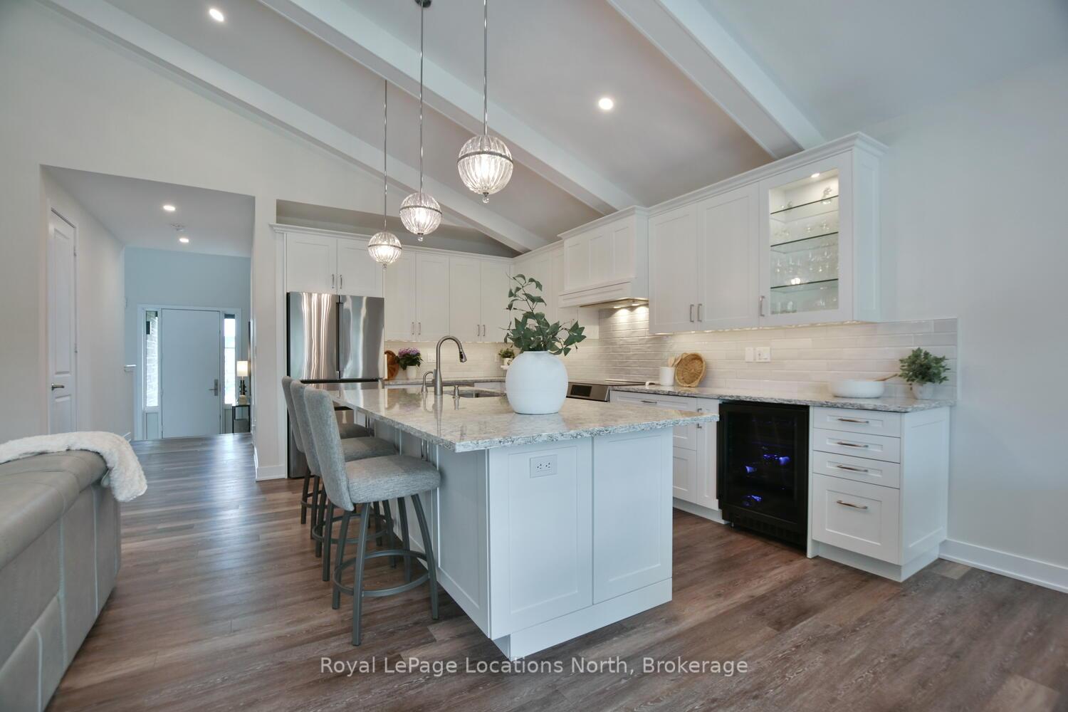 Photo 12 of 123 Stoneleigh Drive, Blue Mountains — HOMEH