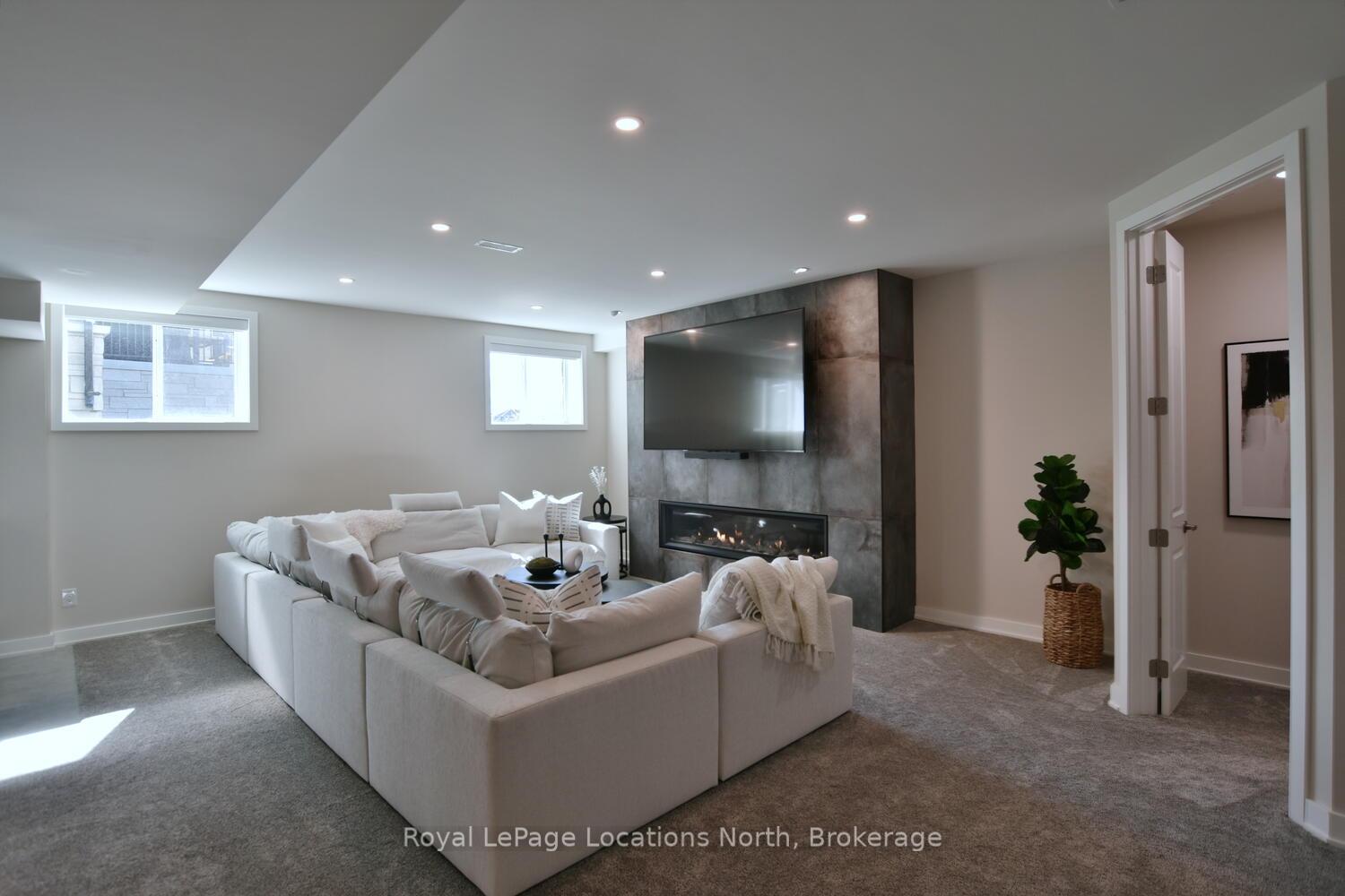 Photo 18 of 123 Stoneleigh Drive, Blue Mountains — HOMEH