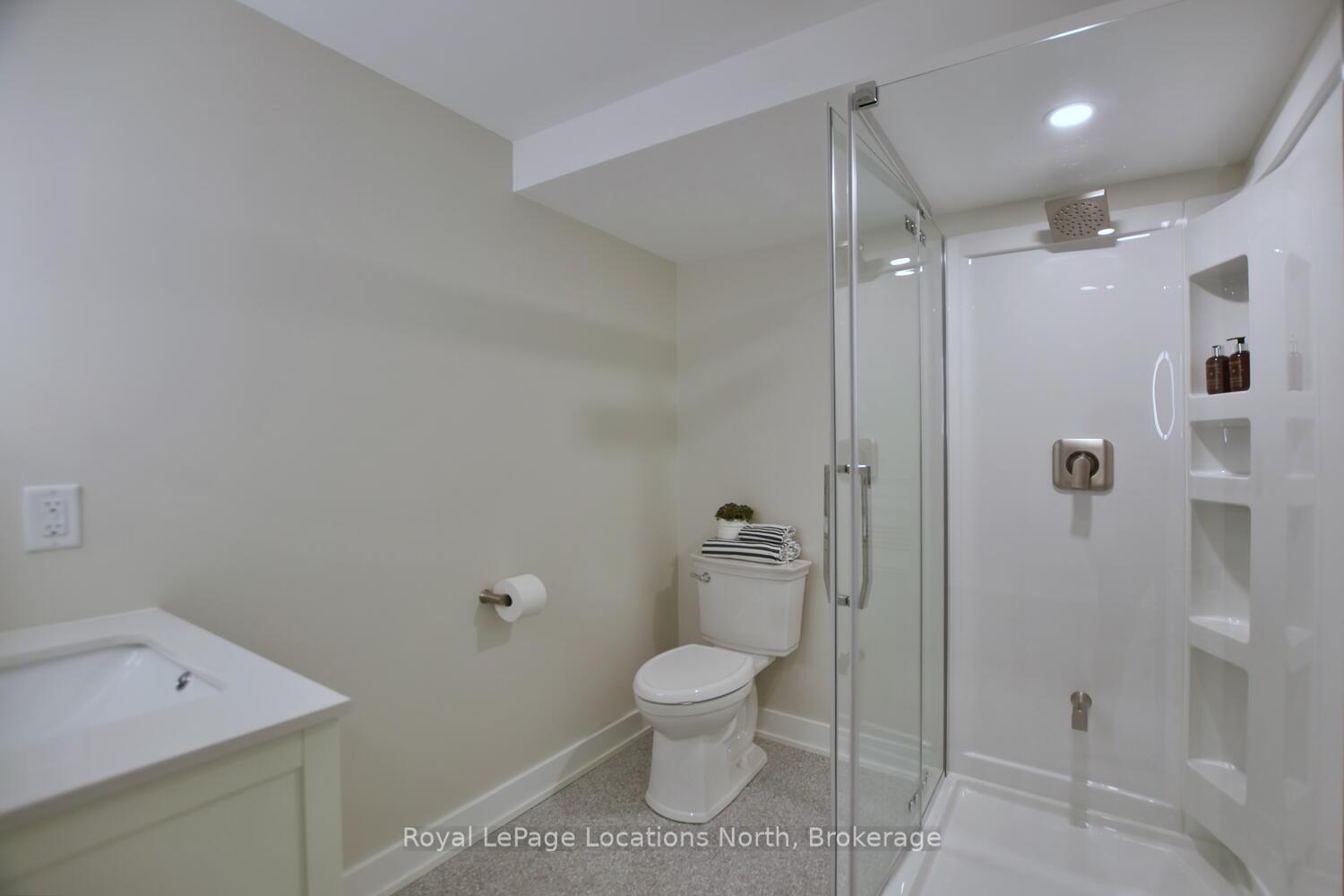 Photo 25 of 123 Stoneleigh Drive, Blue Mountains — HOMEH