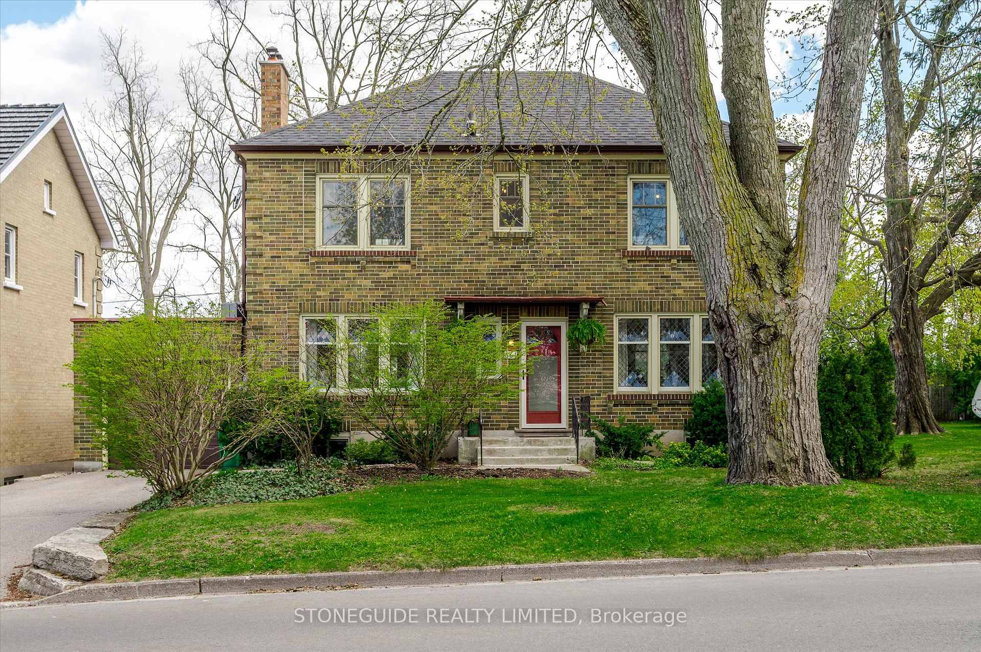 Photo 2 of 661 Weller Street, Peterborough, Town Ward 3 — HOMEH