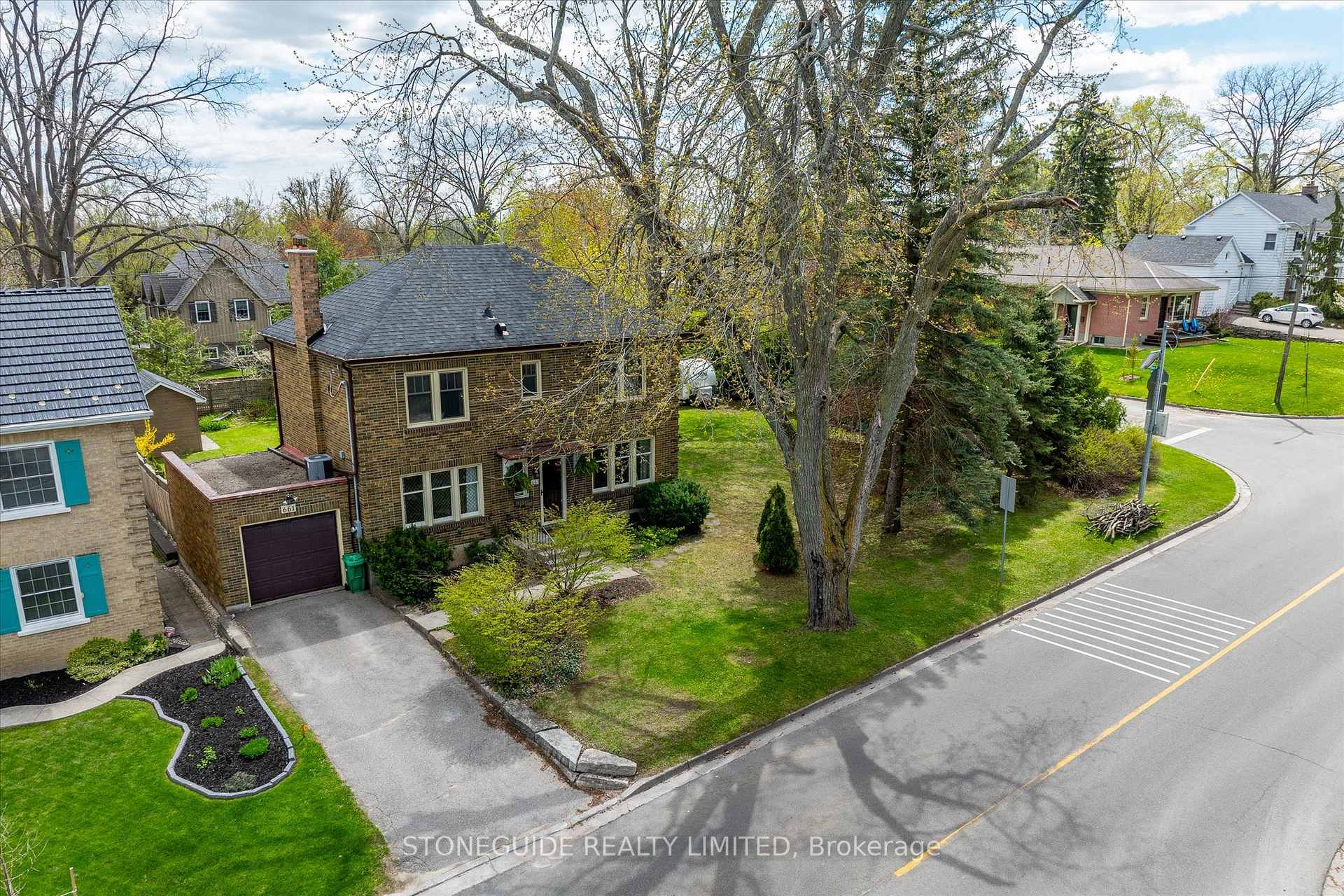 Photo 3 of 661 Weller Street, Peterborough, Town Ward 3 — HOMEH