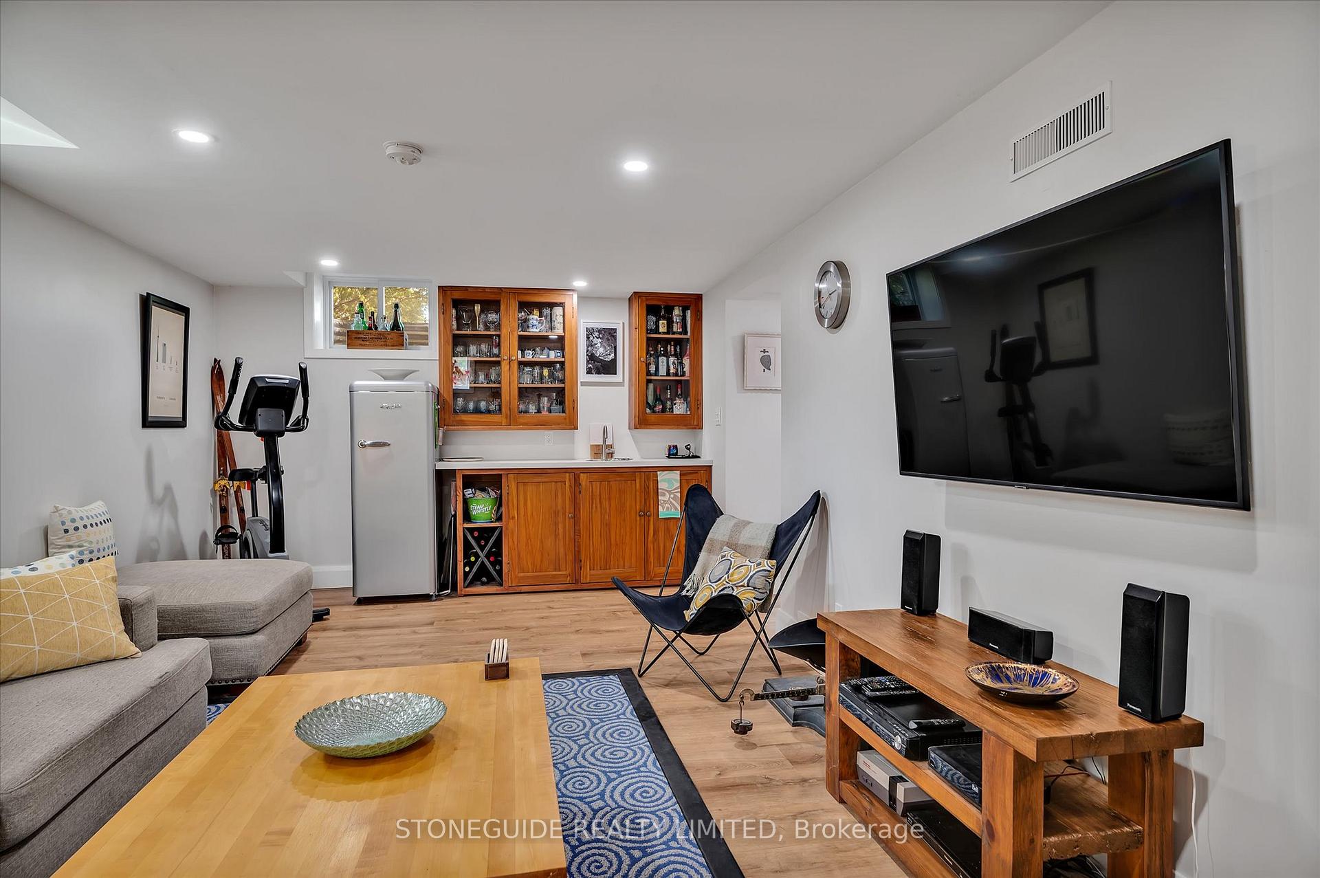 Photo 32 of 661 Weller Street, Peterborough, Town Ward 3 — HOMEH