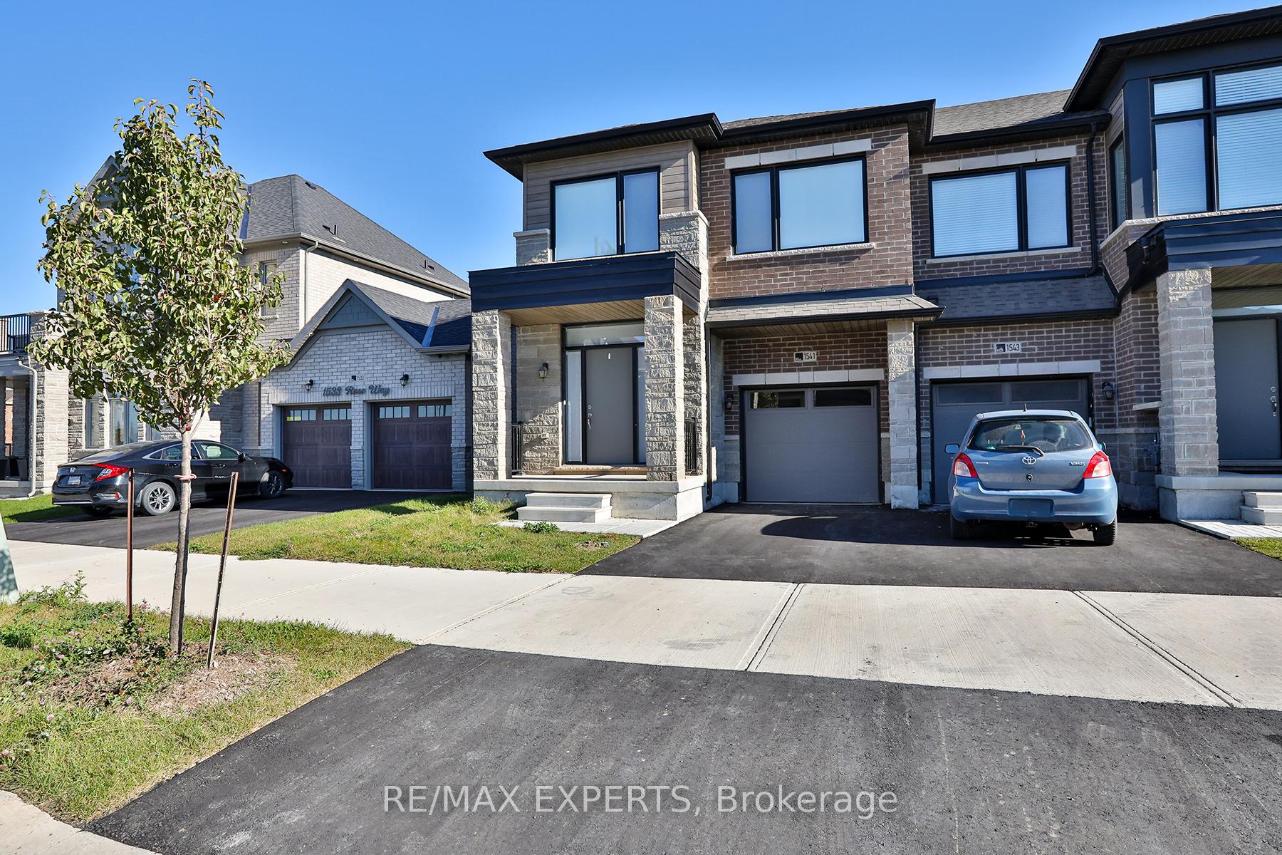 Photo 1 of 1541 Rose Way, Milton, Cobban — HOMEH