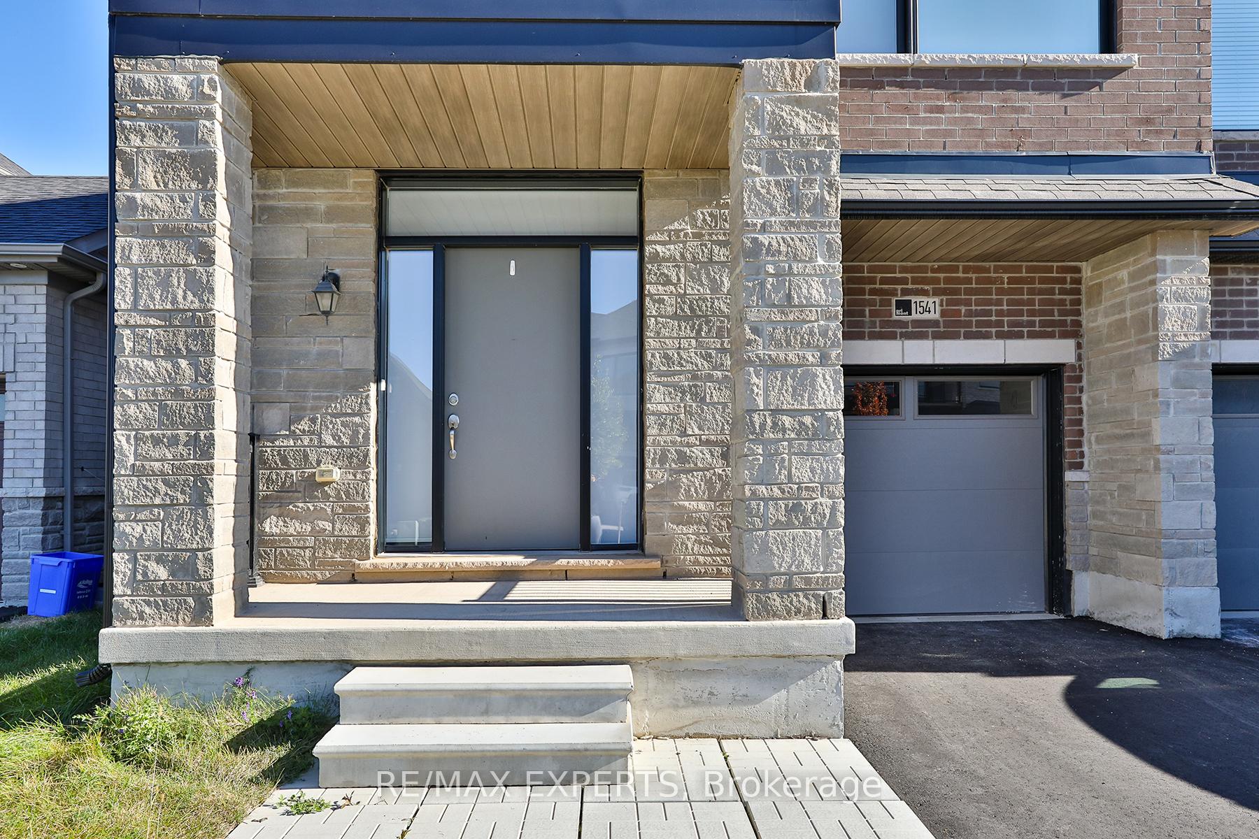 Photo 2 of 1541 Rose Way, Milton, Cobban — HOMEH