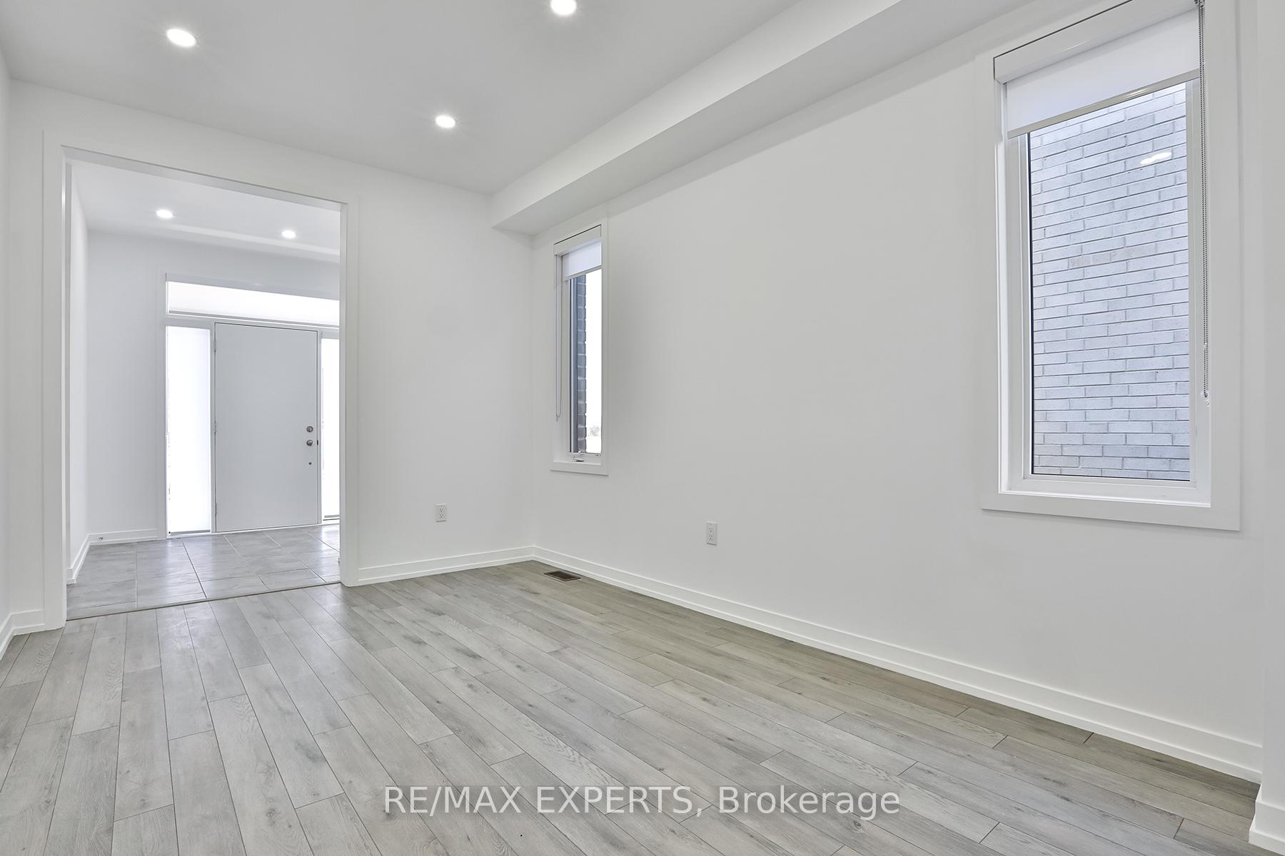 Photo 5 of 1541 Rose Way, Milton, Cobban — HOMEH