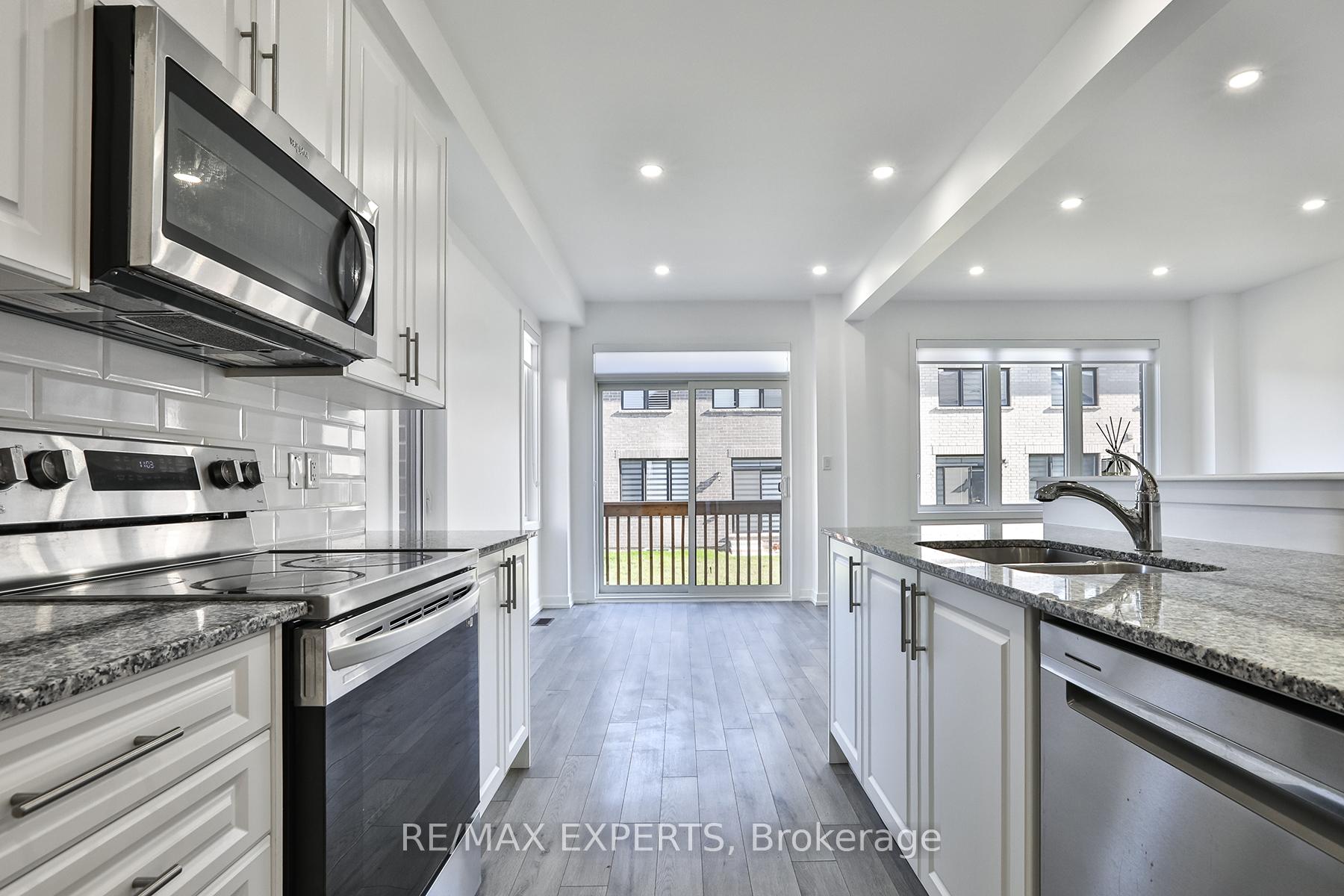 Photo 13 of 1541 Rose Way, Milton, Cobban — HOMEH