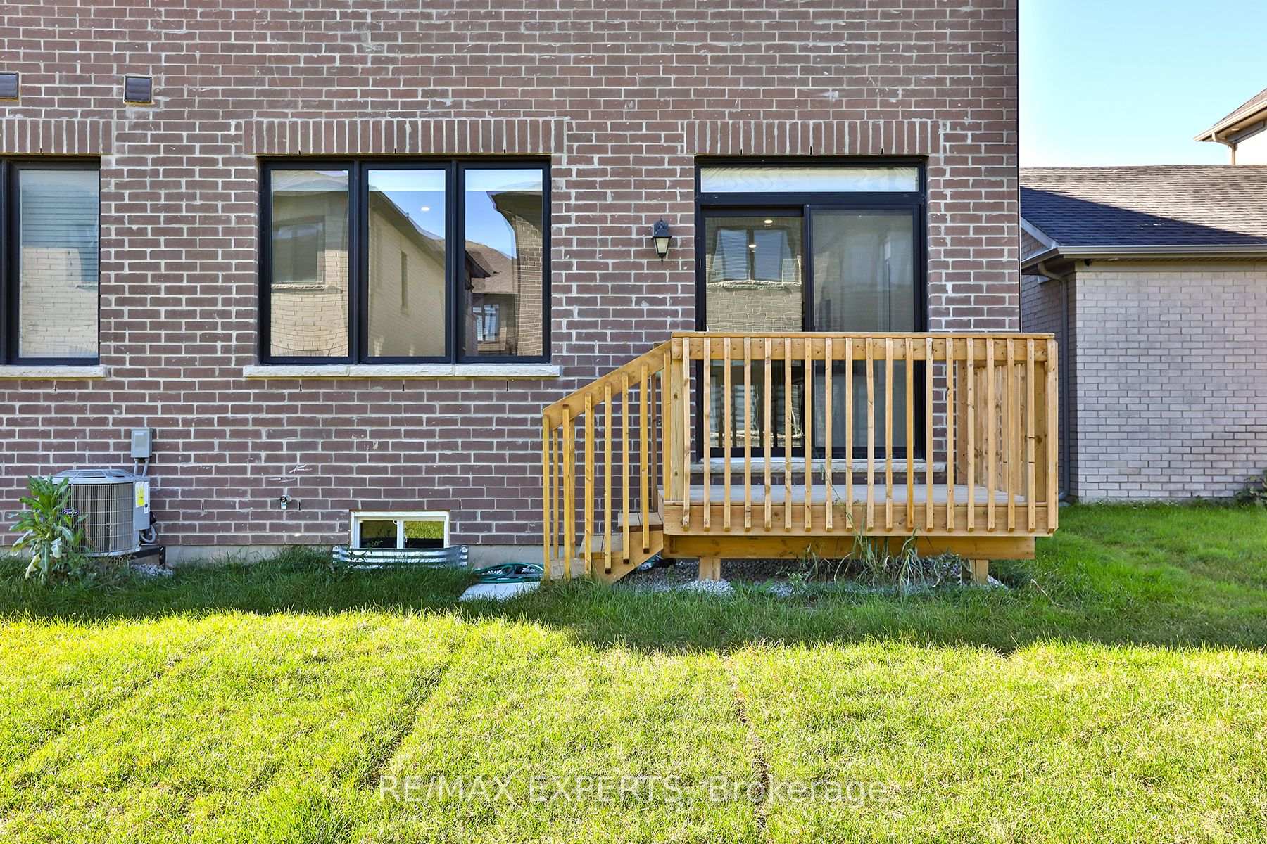 Photo 32 of 1541 Rose Way, Milton, Cobban — HOMEH