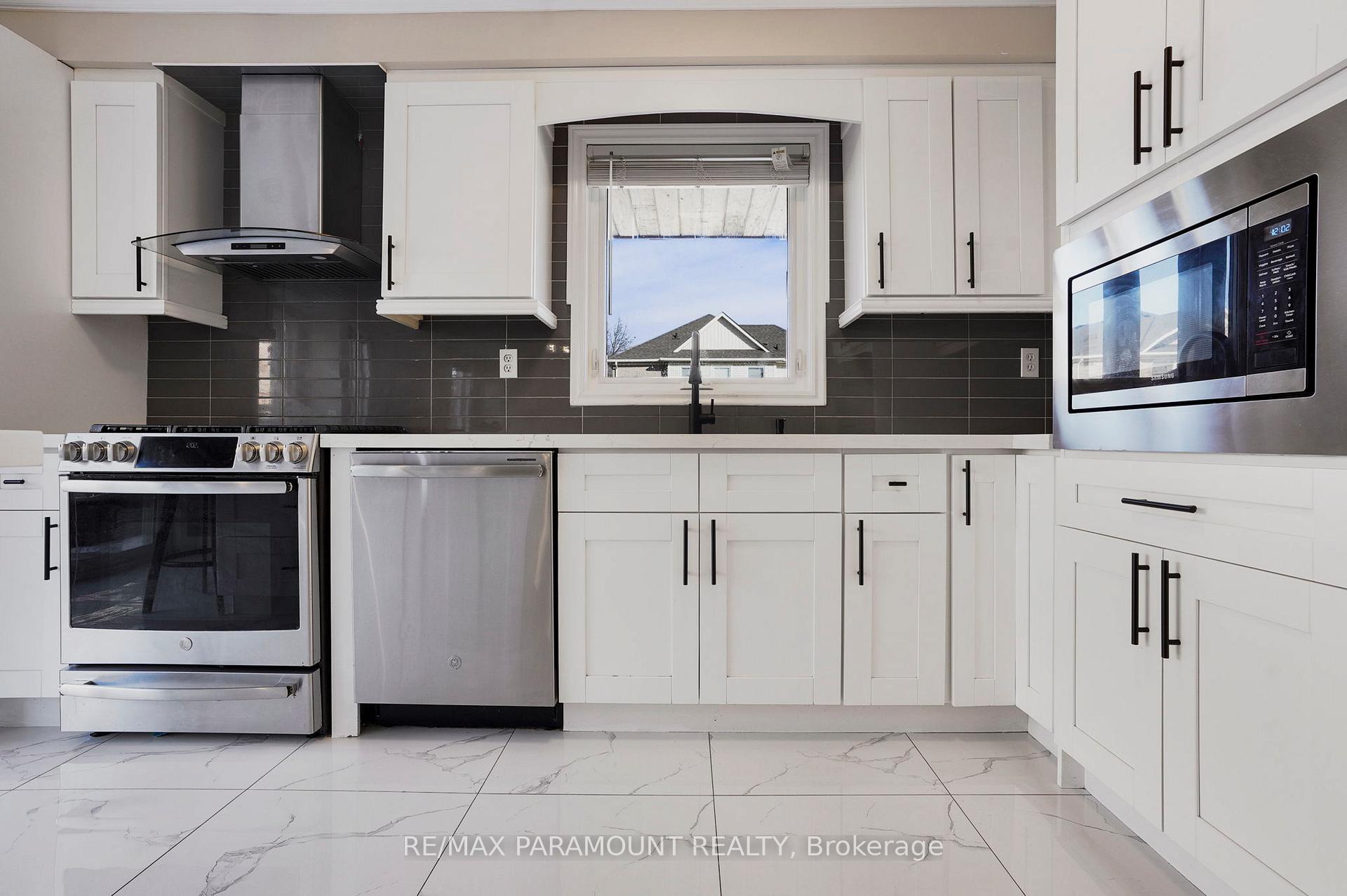 Photo 10 of 1605 Gowling Terrace, Milton, Clarke — HOMEH