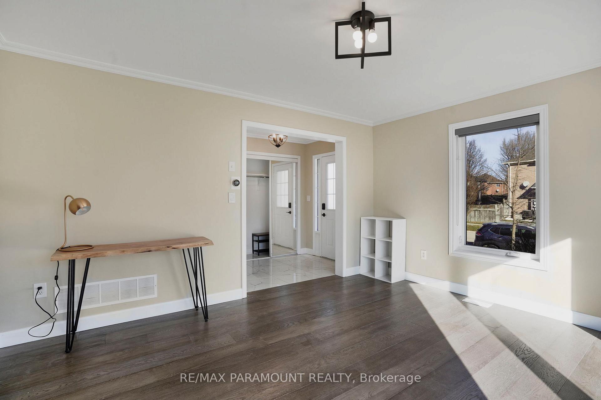 Photo 13 of 1605 Gowling Terrace, Milton, Clarke — HOMEH