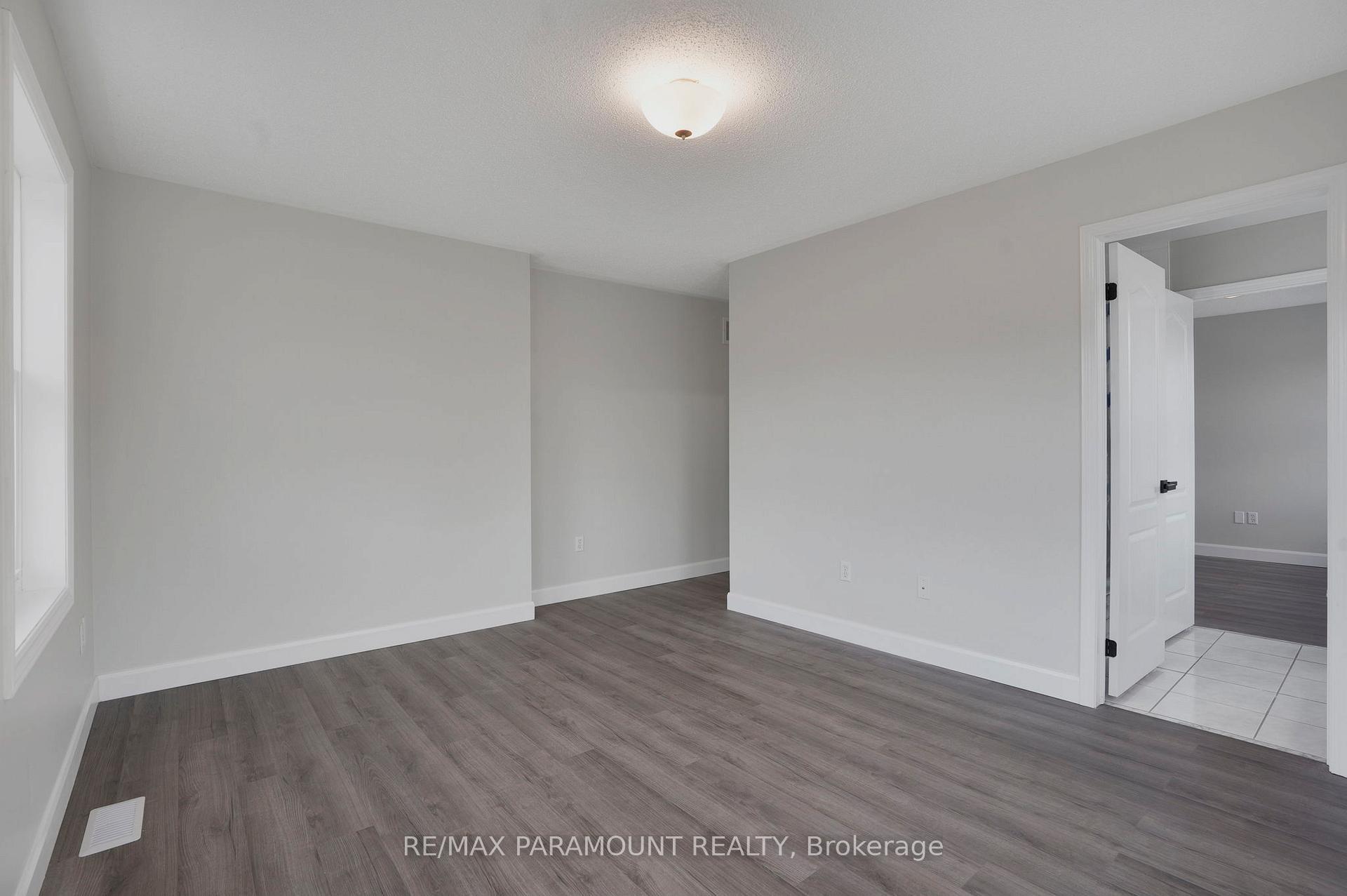Photo 19 of 1605 Gowling Terrace, Milton, Clarke — HOMEH