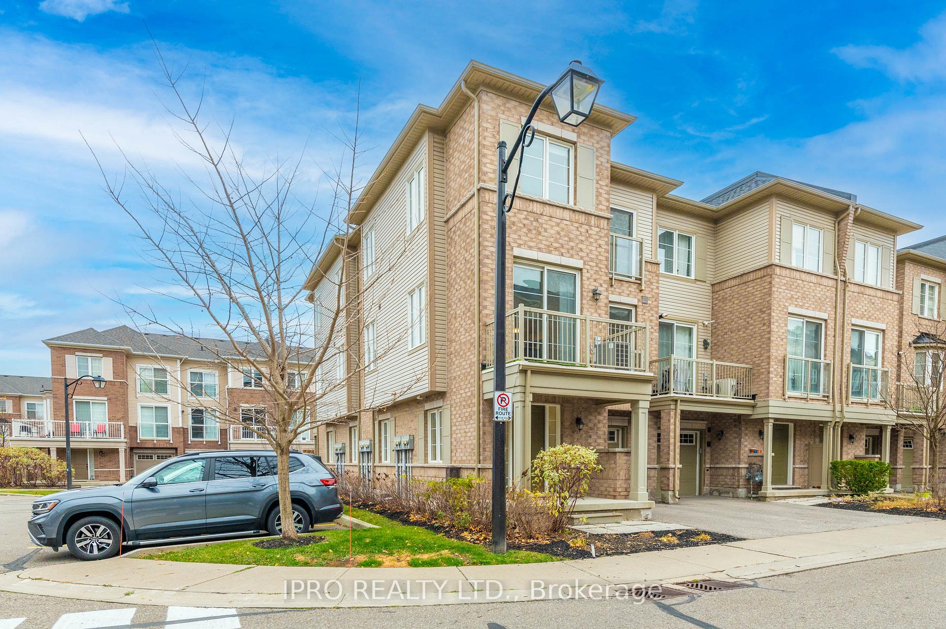 Photo 3 of Unit 33, 165 Hampshire Way, Milton, Dempsey — HOMEH