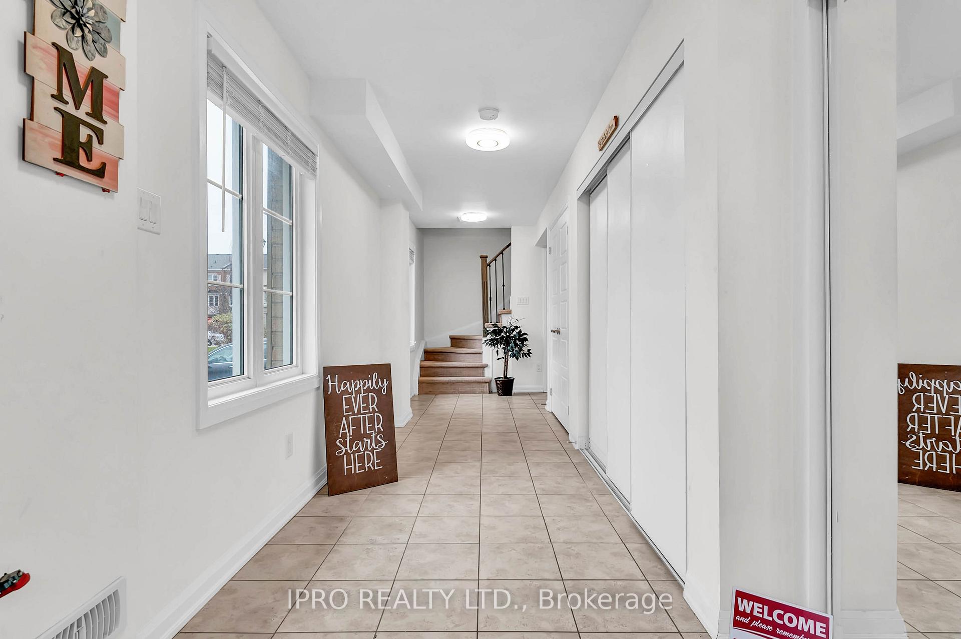 Photo 4 of Unit 33, 165 Hampshire Way, Milton, Dempsey — HOMEH
