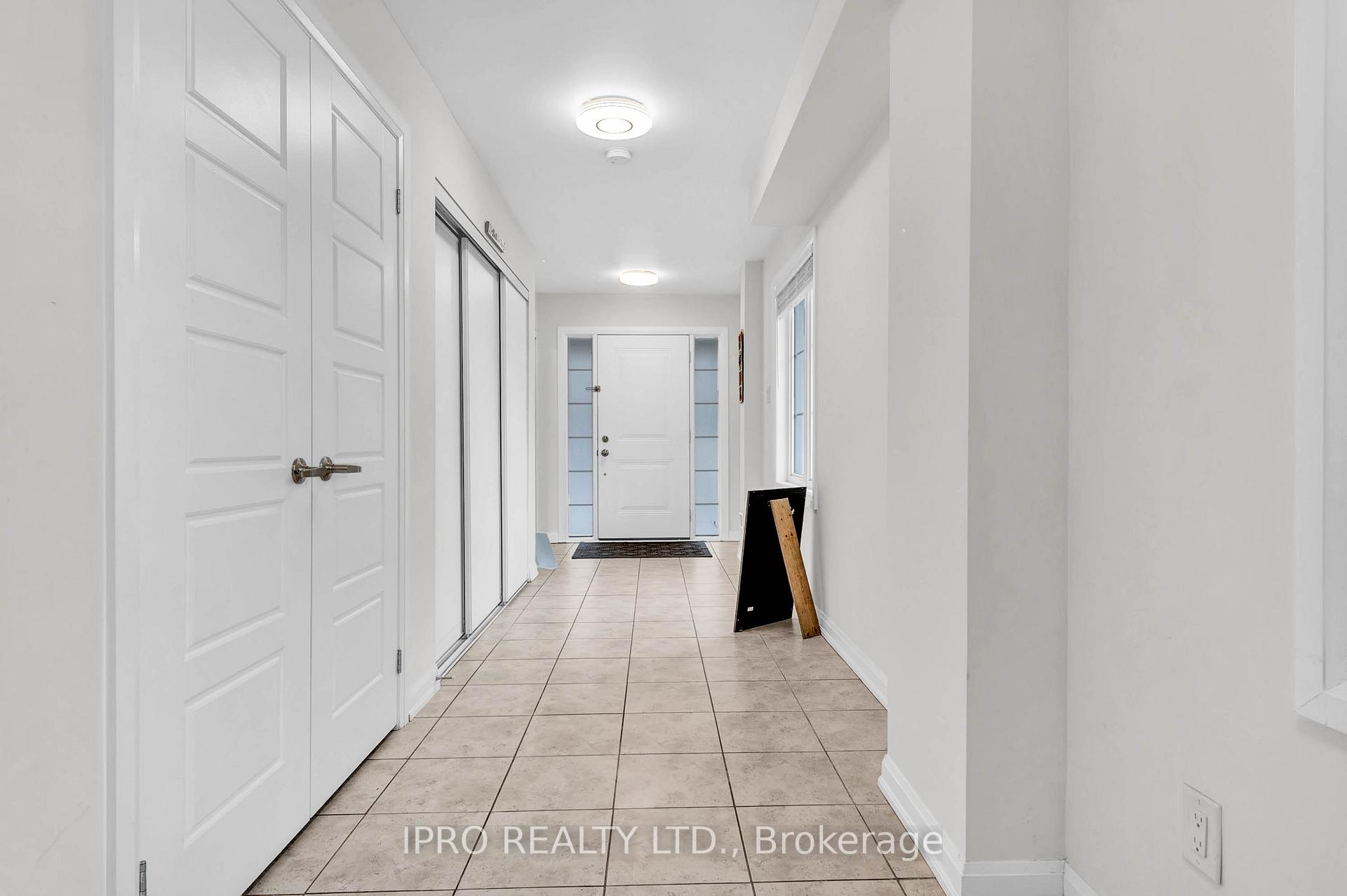 Photo 6 of Unit 33, 165 Hampshire Way, Milton, Dempsey — HOMEH