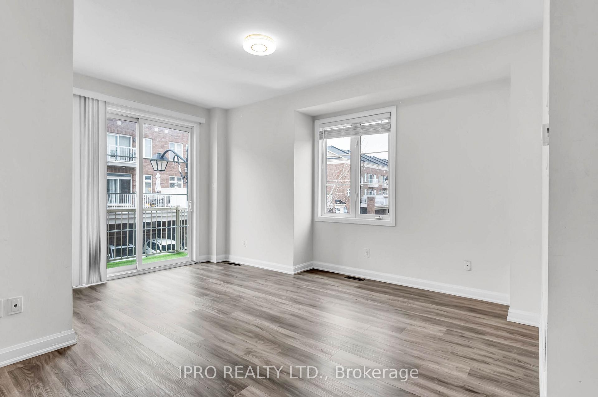 Photo 14 of Unit 33, 165 Hampshire Way, Milton, Dempsey — HOMEH
