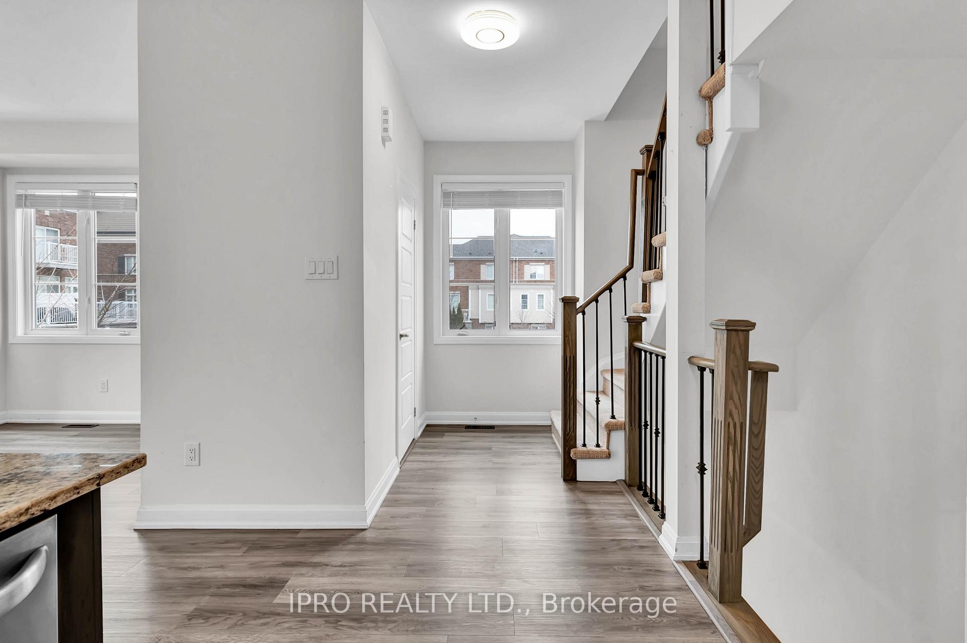 Photo 16 of Unit 33, 165 Hampshire Way, Milton, Dempsey — HOMEH