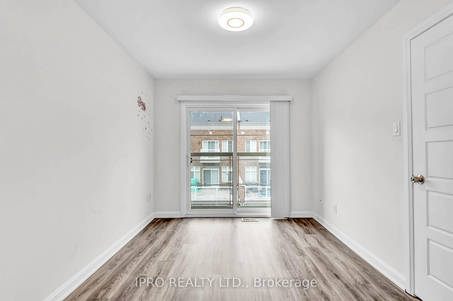 Photo 17 of Unit 33, 165 Hampshire Way, Milton, Dempsey — HOMEH