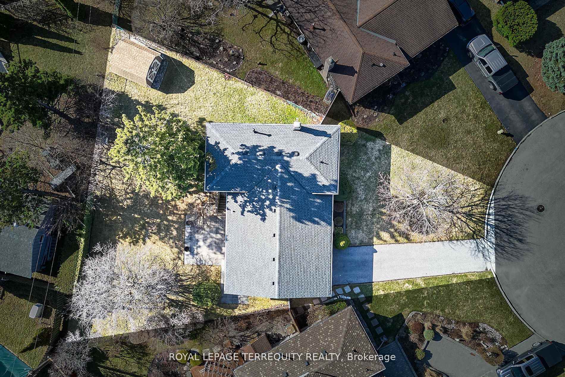 Photo 4 of 32 O'Dell Court, Ajax, South East — HOMEH