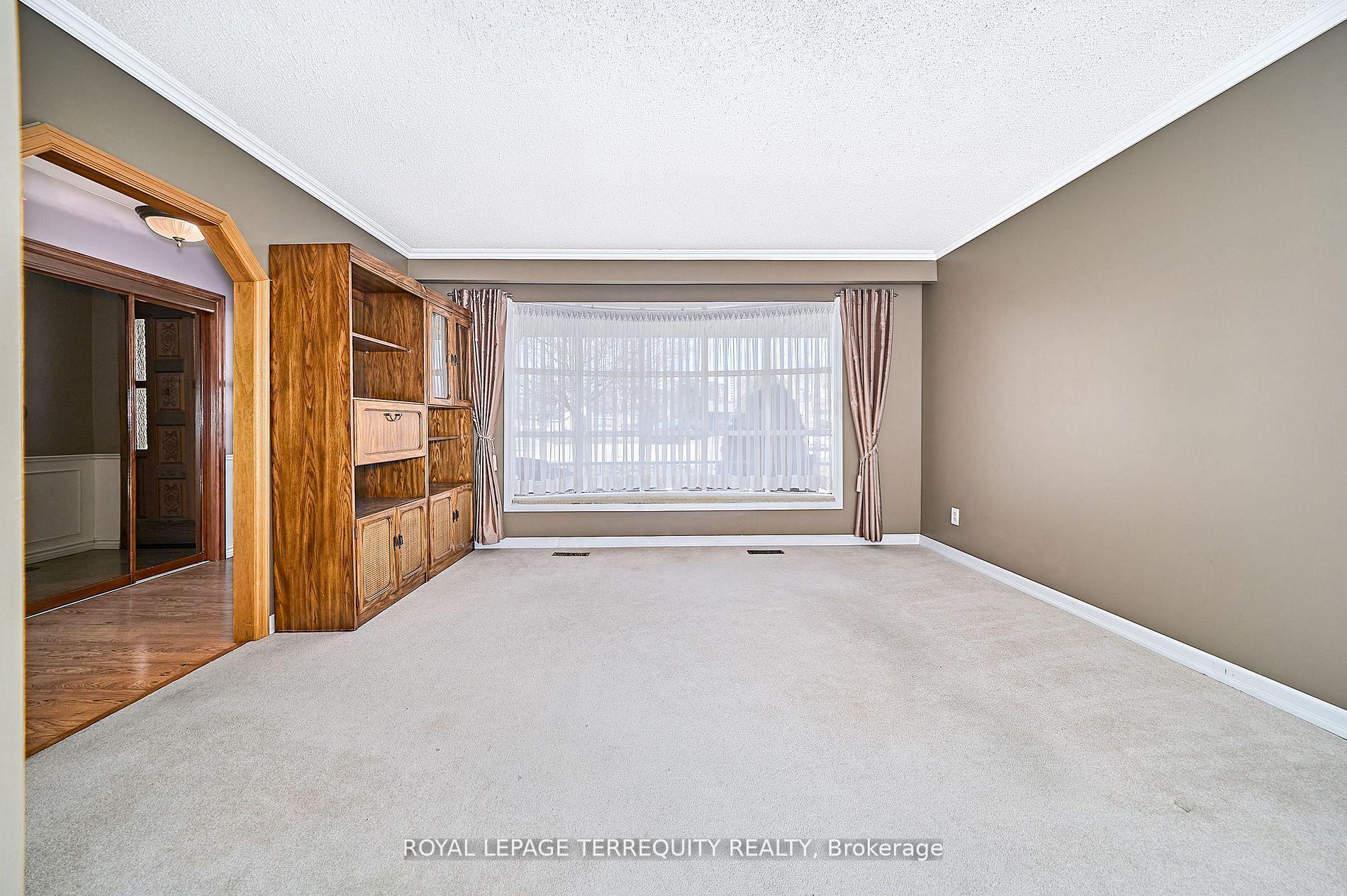 Photo 8 of 32 O'Dell Court, Ajax, South East — HOMEH