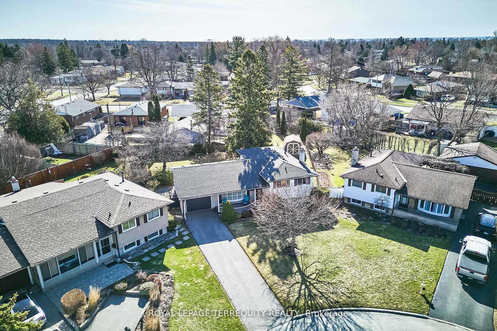 Photo 30 of 32 O'Dell Court, Ajax, South East — HOMEH
