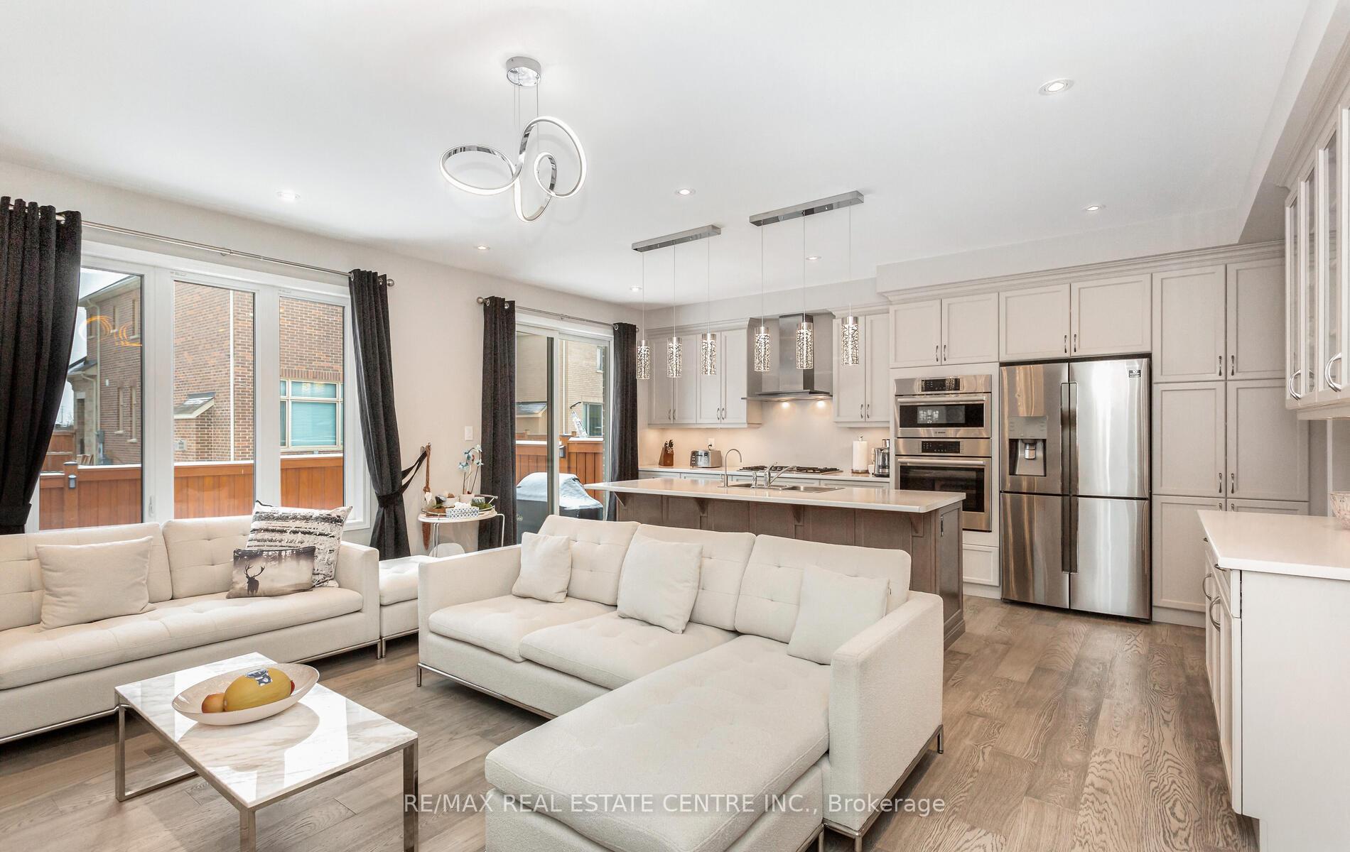 Photo 9 of 949 logan Drive, Milton, Cobban — HOMEH