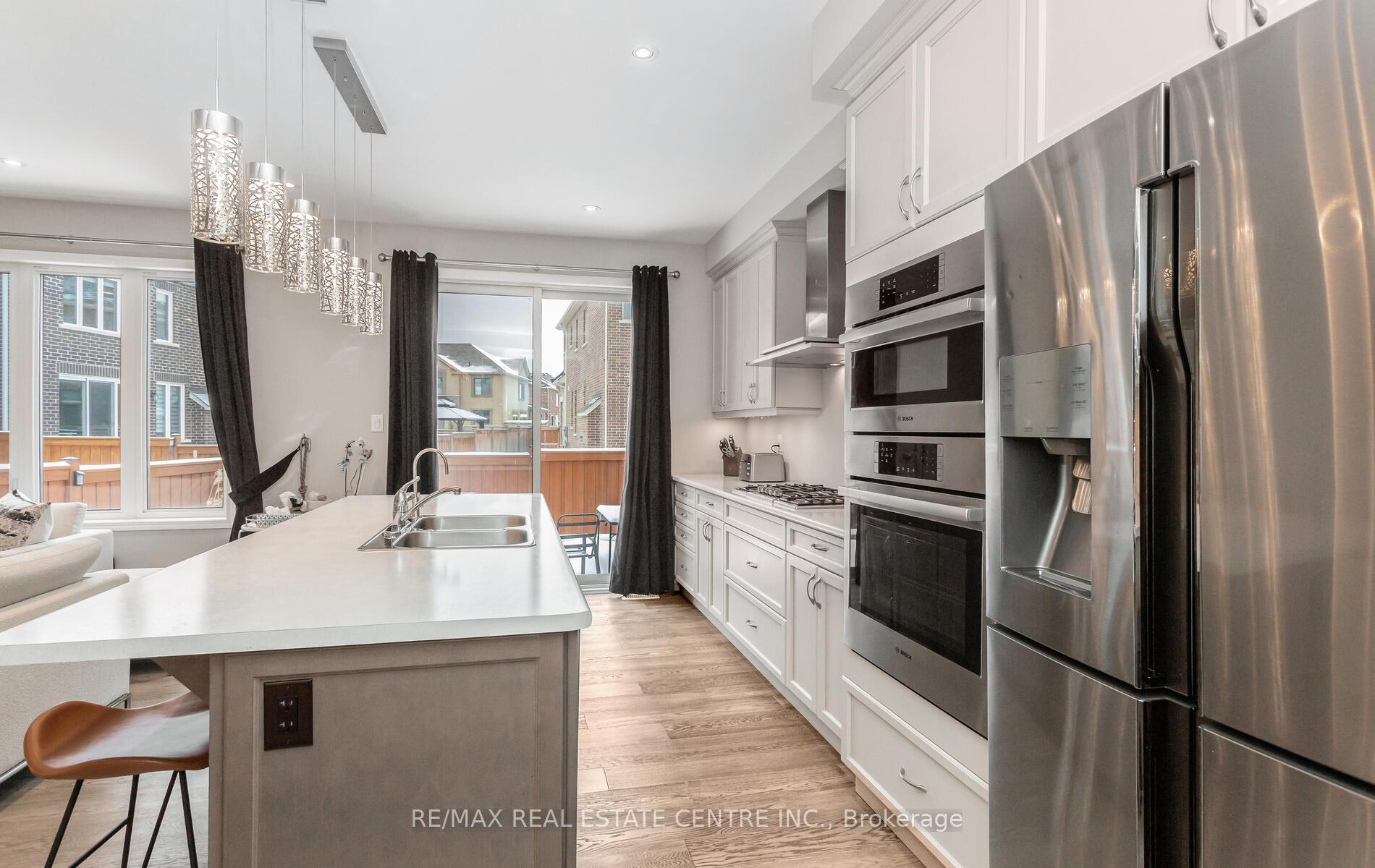 Photo 14 of 949 logan Drive, Milton, Cobban — HOMEH