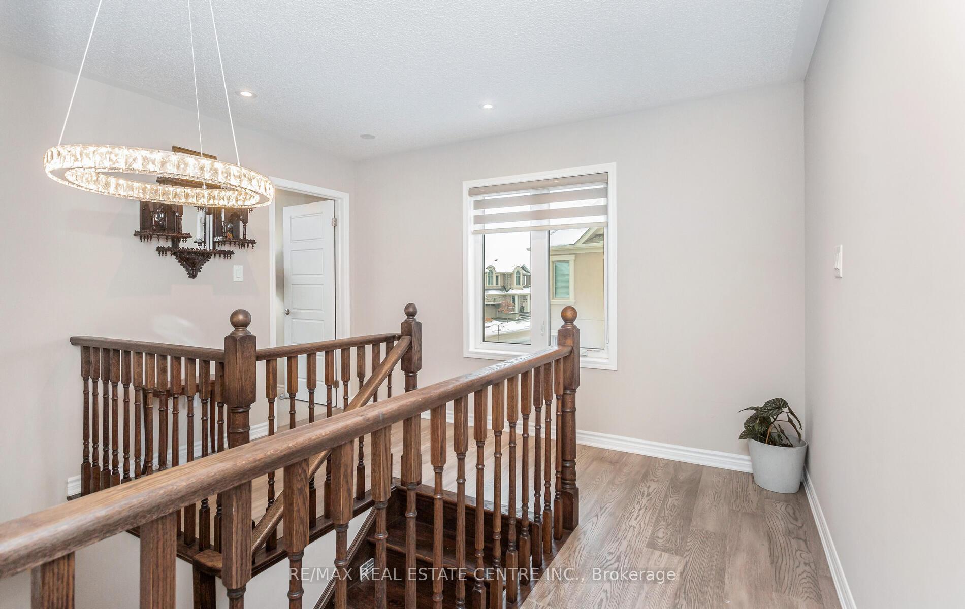 Photo 21 of 949 logan Drive, Milton, Cobban — HOMEH